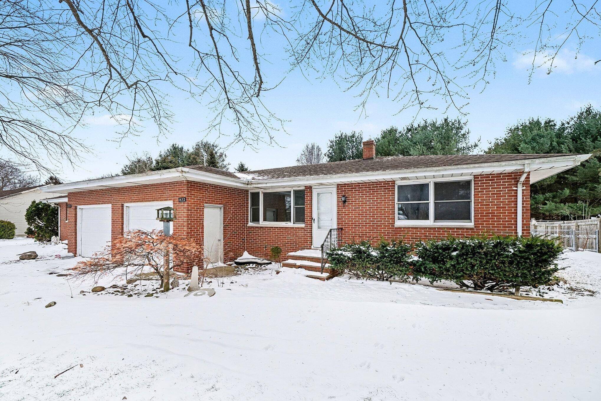 Baroda, MI 49101,1632 Pheasant Run