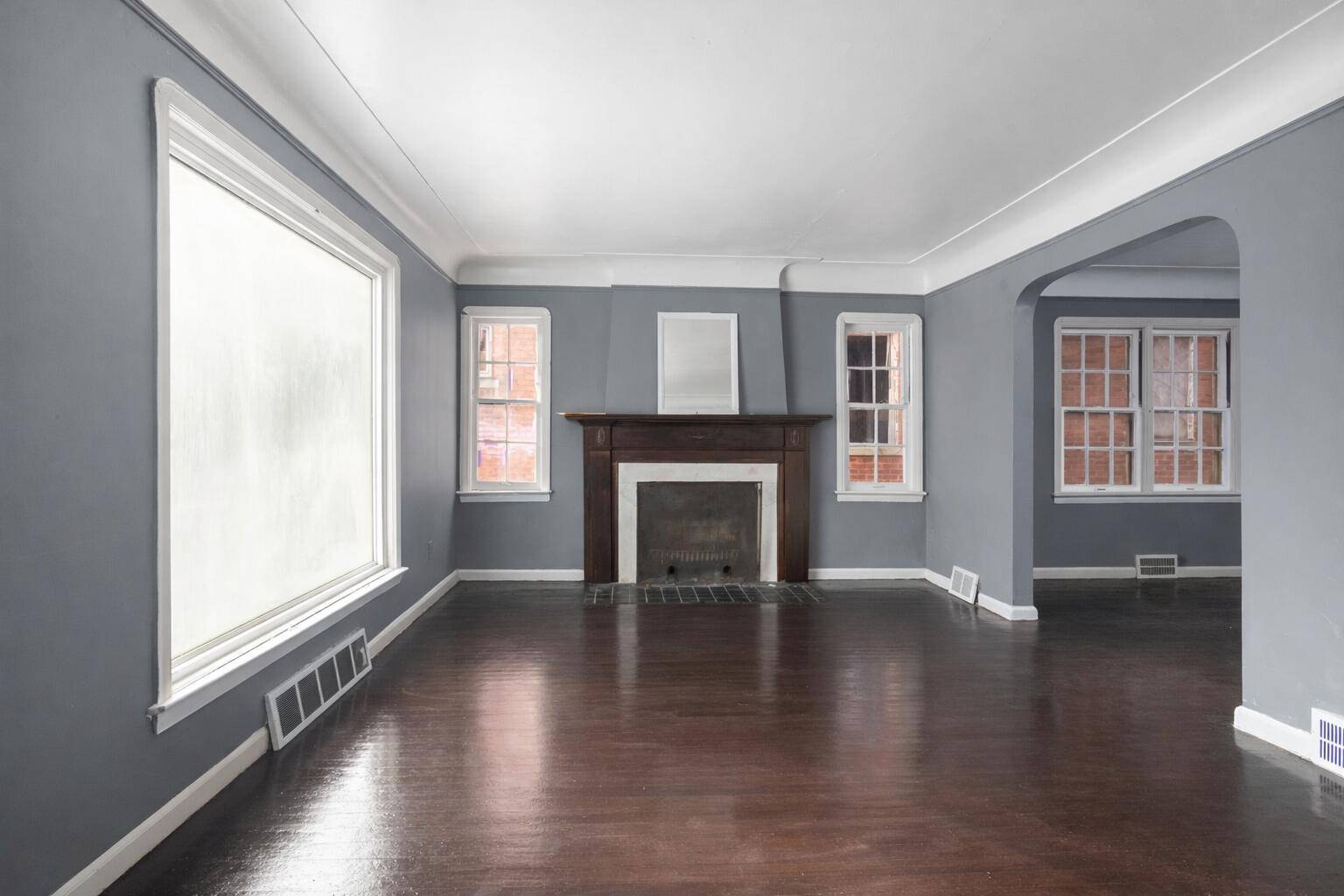 Detroit, MI 48213,13405 Corbett AVE