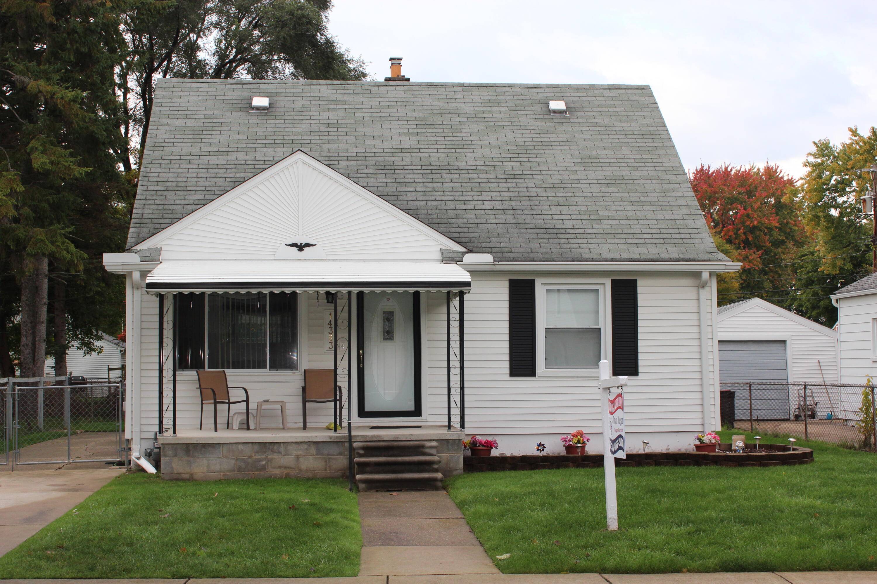 Redford, MI 48239,14383 Mercedes