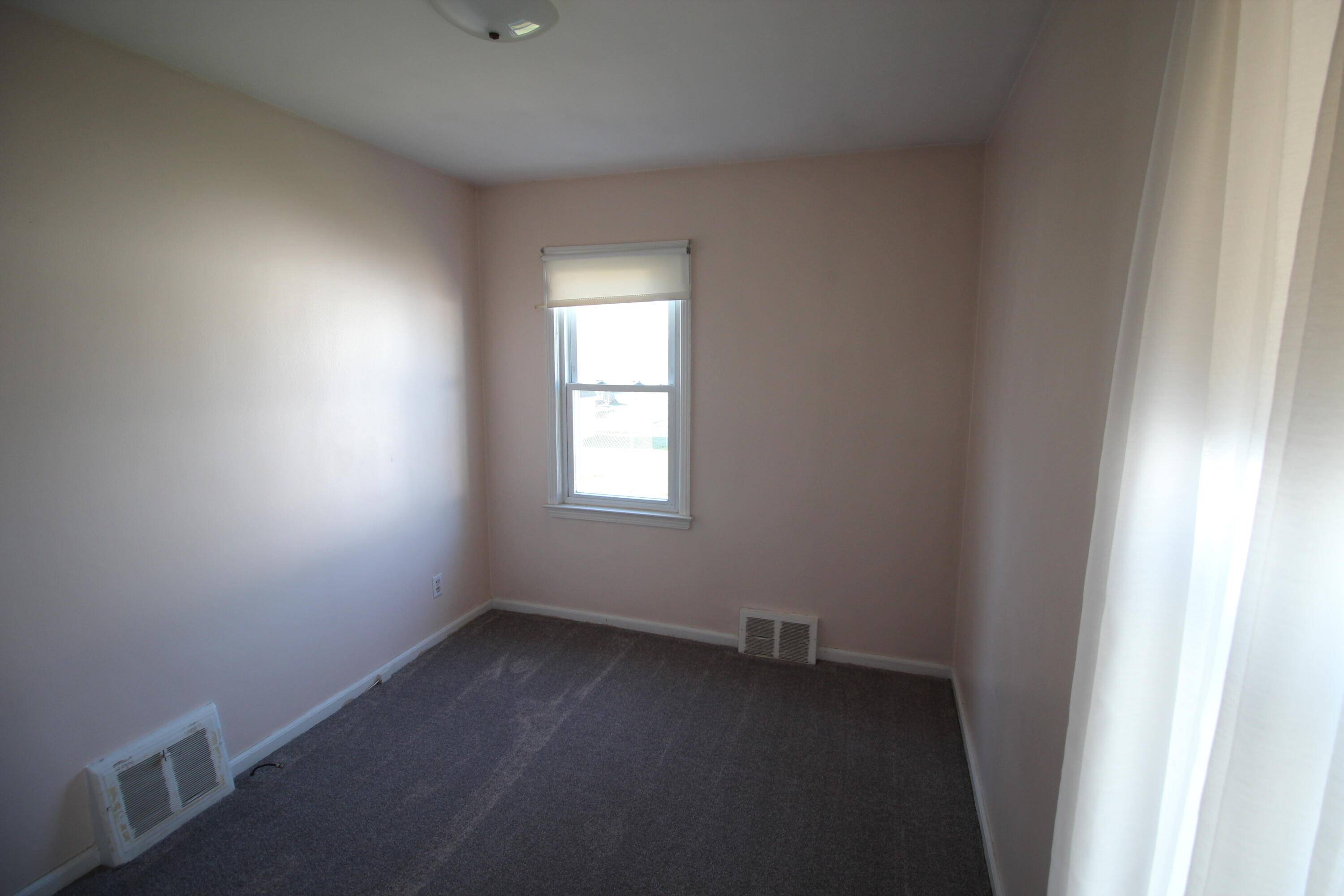 Redford, MI 48239,14383 Mercedes