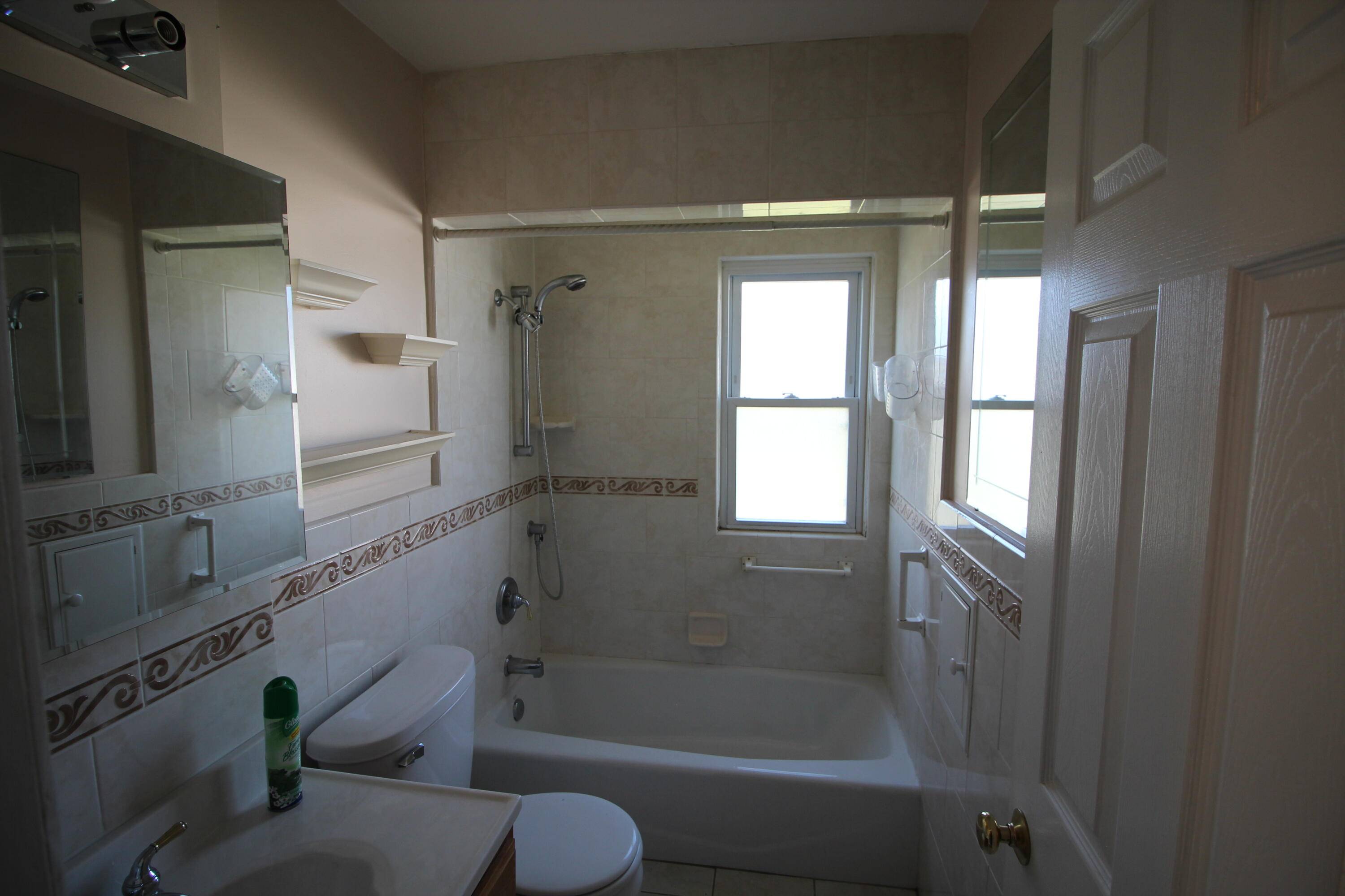 Redford, MI 48239,14383 Mercedes