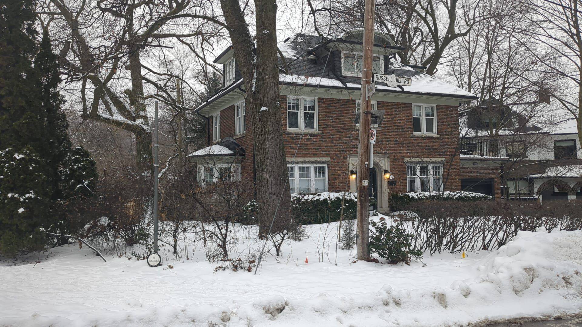 Toronto C02, ON M4V 2T2,36 Russell Hill RD