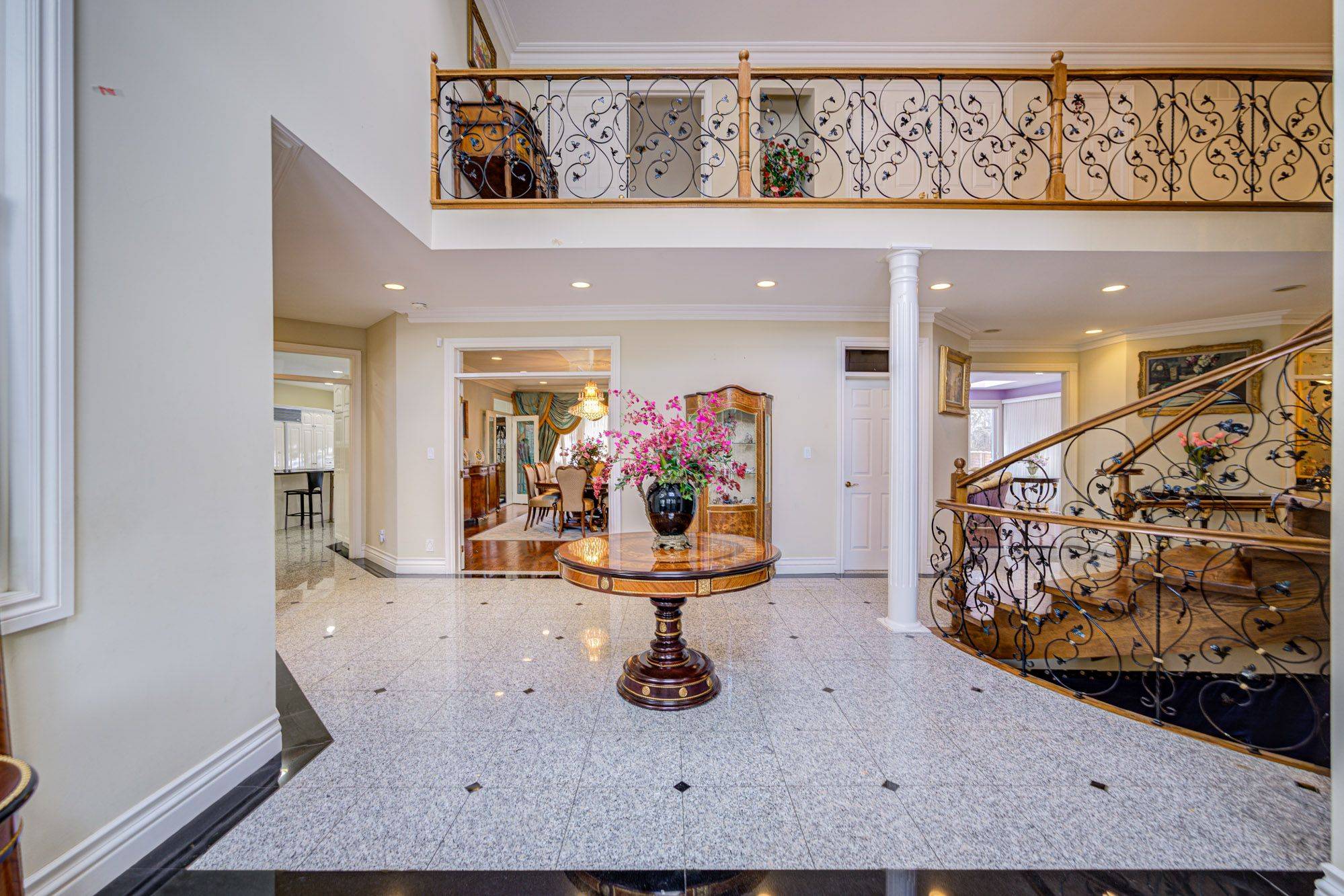 Toronto C12, ON M2L 1C6,49 Arjay CRES