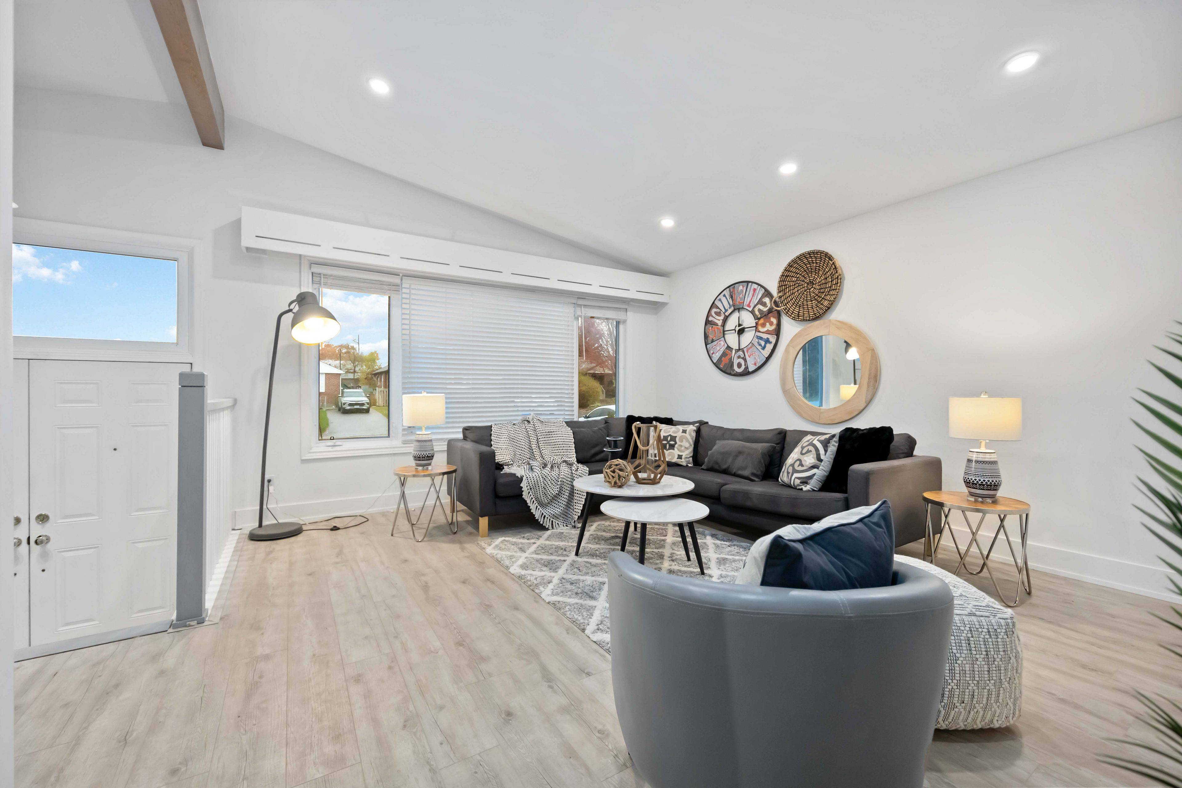 Oshawa, ON L1G 5B3,929 Masson ST