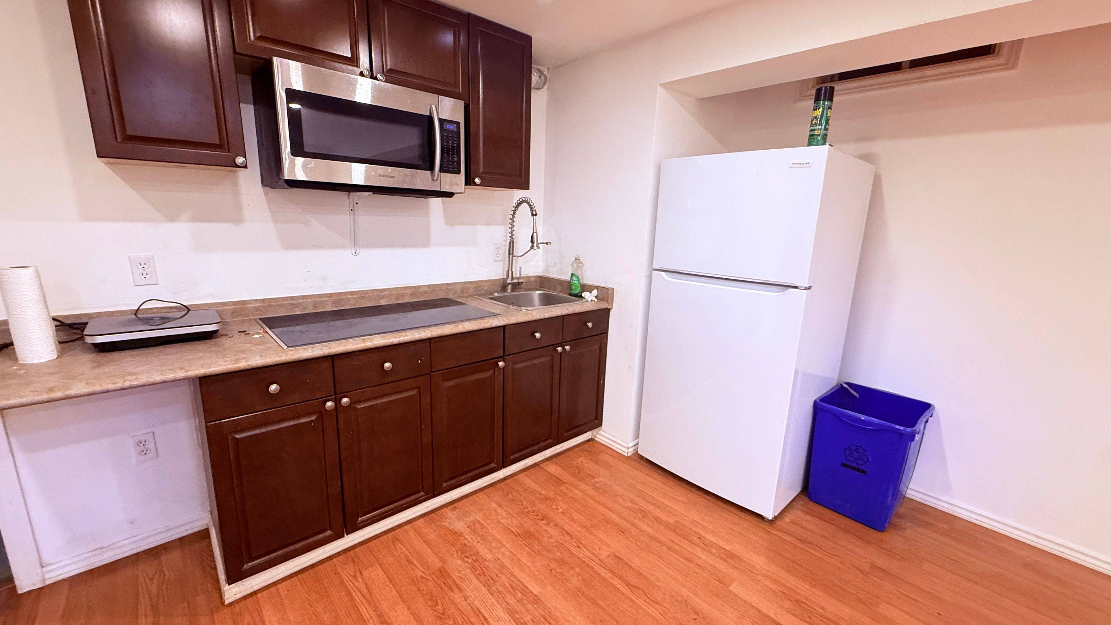 Oshawa, ON L1K 2Y3,1292 Ravencliffe CT #Basement