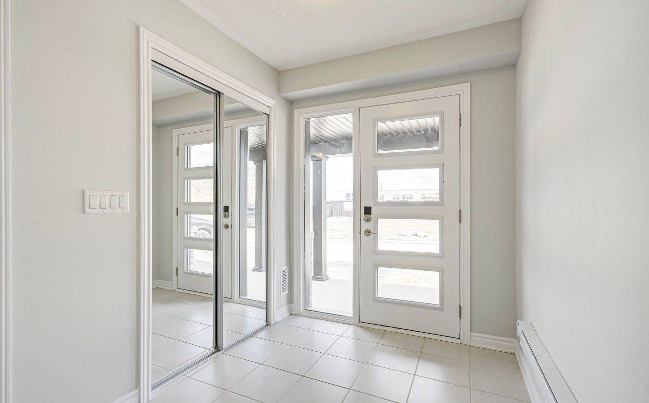 Oshawa, ON L1H 8L7,1210 Greentree PATH