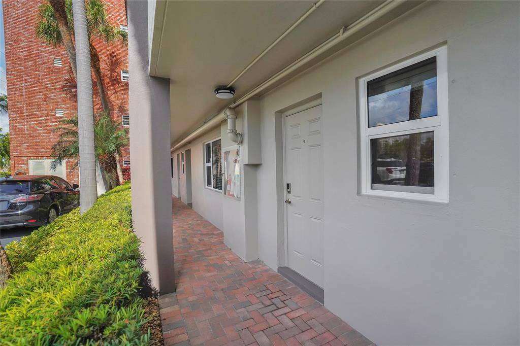 Fort Lauderdale, FL 33308,3111 NE 51st St #106C