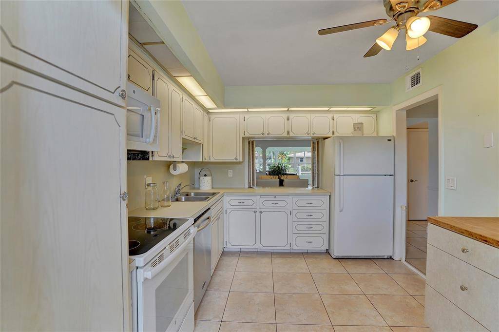 Fort Lauderdale, FL 33308,3111 NE 51st St #106C