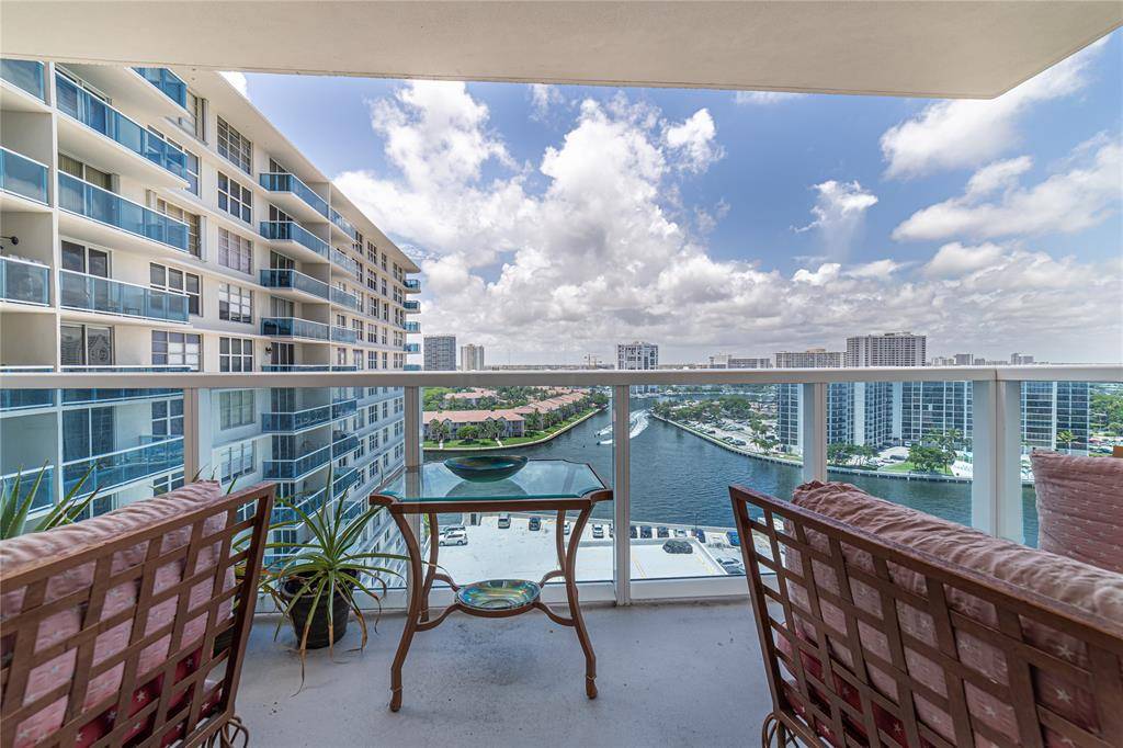 Hollywood, FL 33019,3800 S Ocean Dr #1424