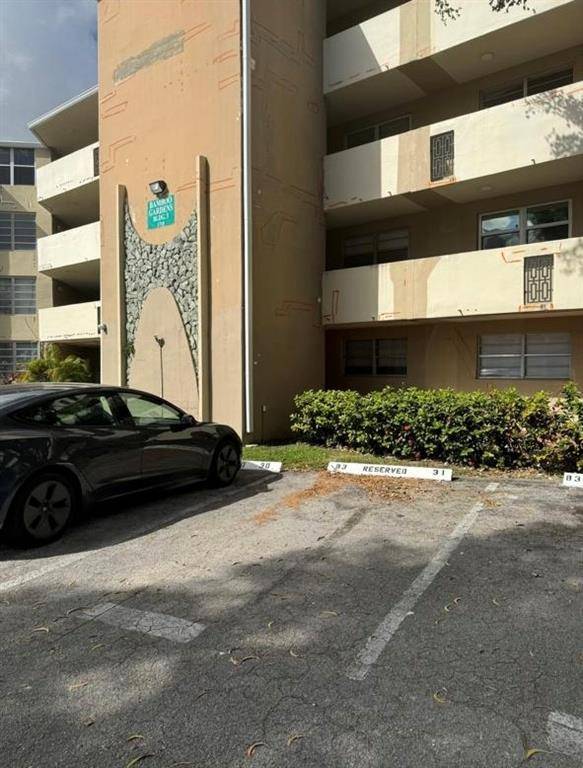 Miami, FL 33179,1710 NE 191st St #412-3