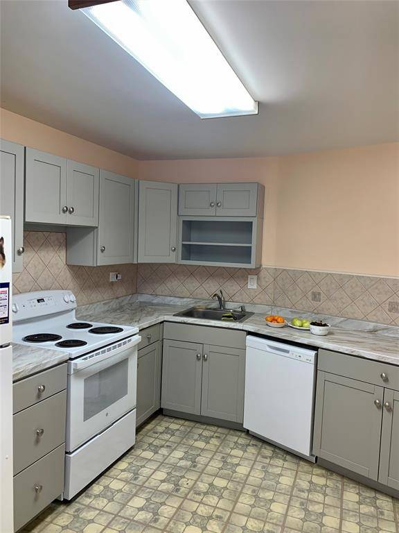 Miami, FL 33179,1710 NE 191st St #412-3