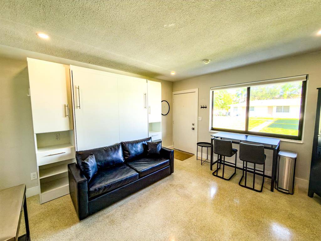 Fort Lauderdale, FL 33305,47 NE 16th Pl #3