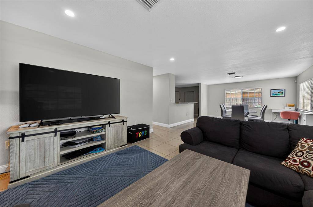 Oakland Park, FL 33309,348 NW 40th Ct