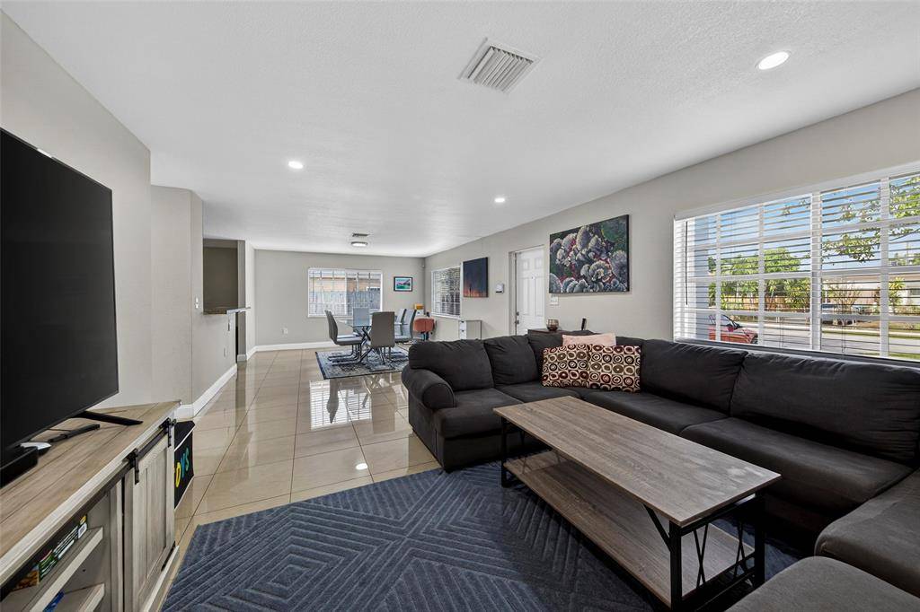 Oakland Park, FL 33309,348 NW 40th Ct