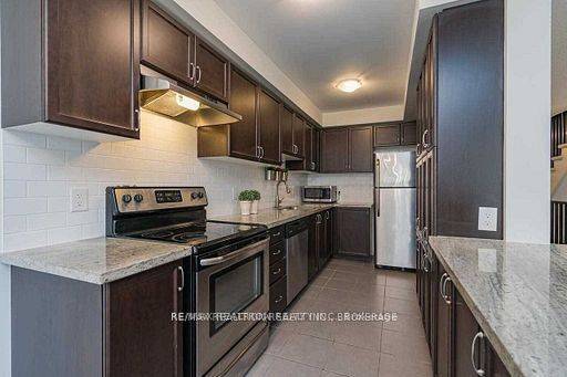 Aurora, ON L4G 0S1,52 Edwin Pearson ST