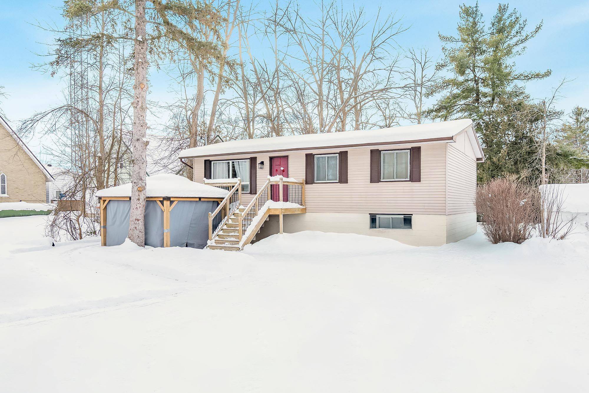 Severn, ON L0K 2B0,8304 County Road 169 N/A