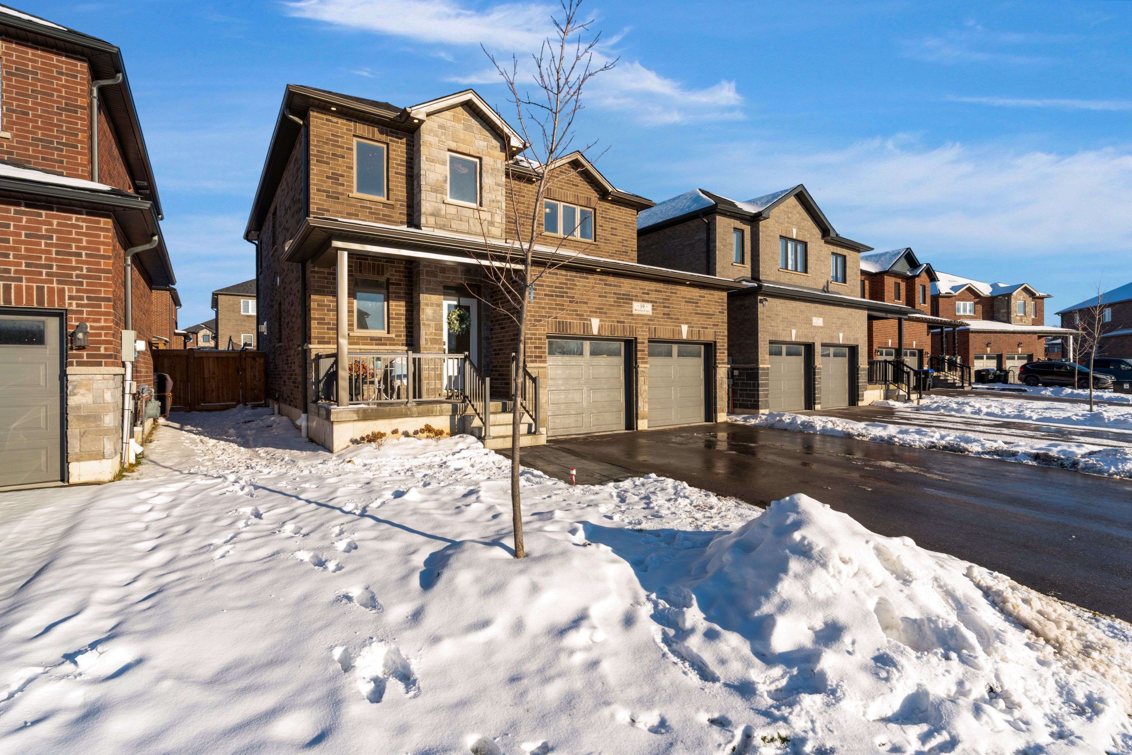 Springwater, ON L0L 1P0,19 Rowley CRES