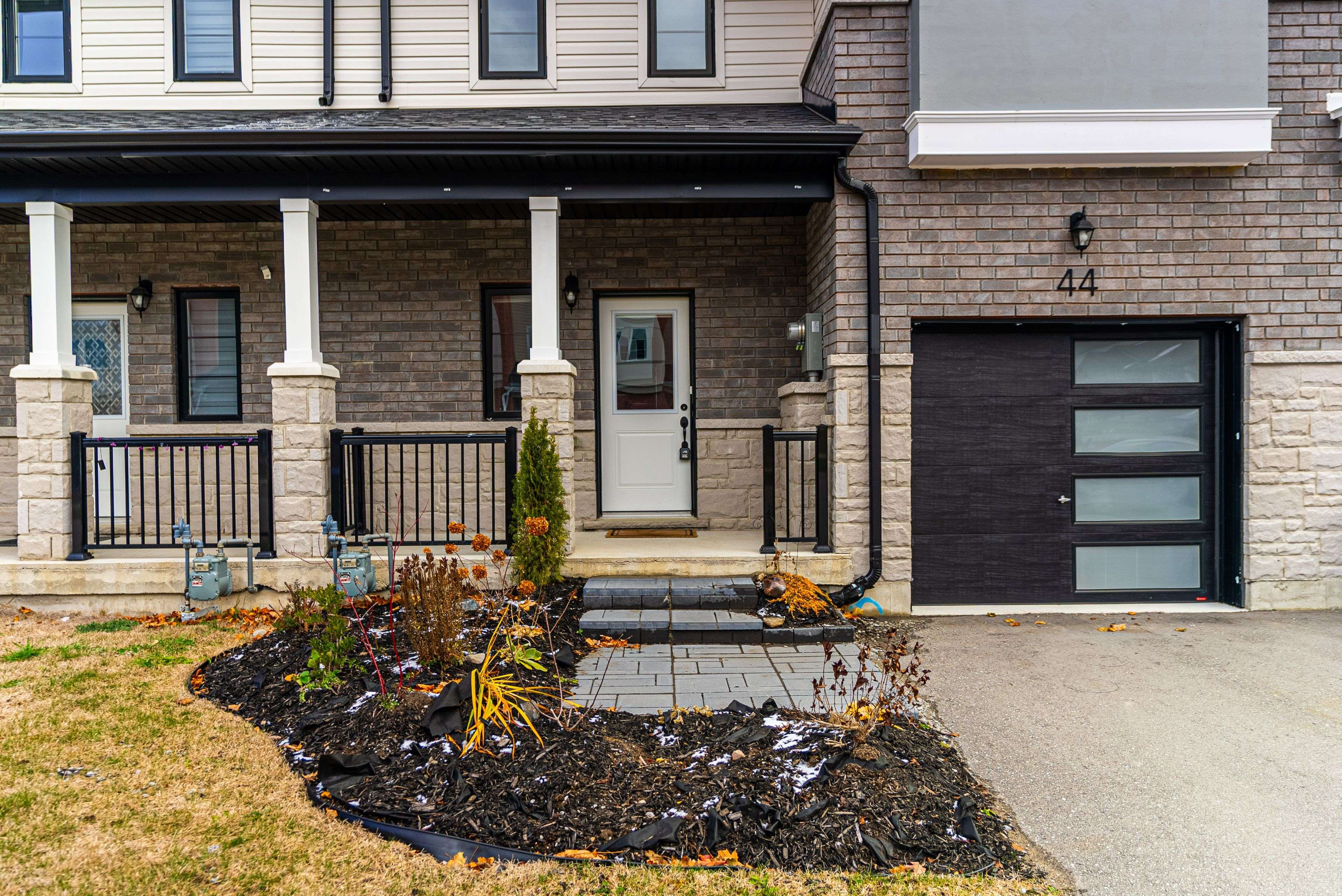 Penetanguishene, ON L9M 0W1,44 Lahey CRES