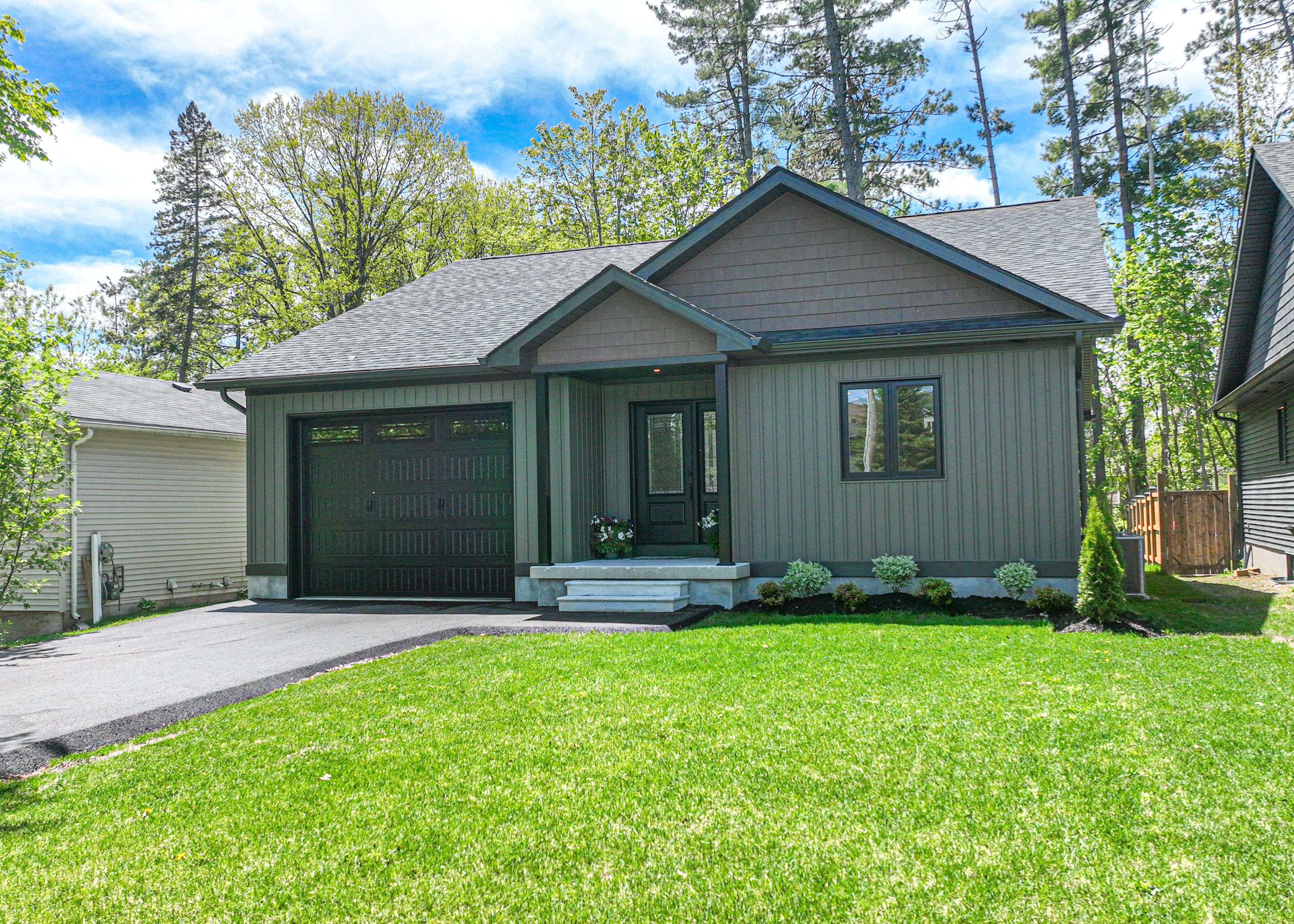 Severn, ON L3V 0V9,3324 Bramshott AVE