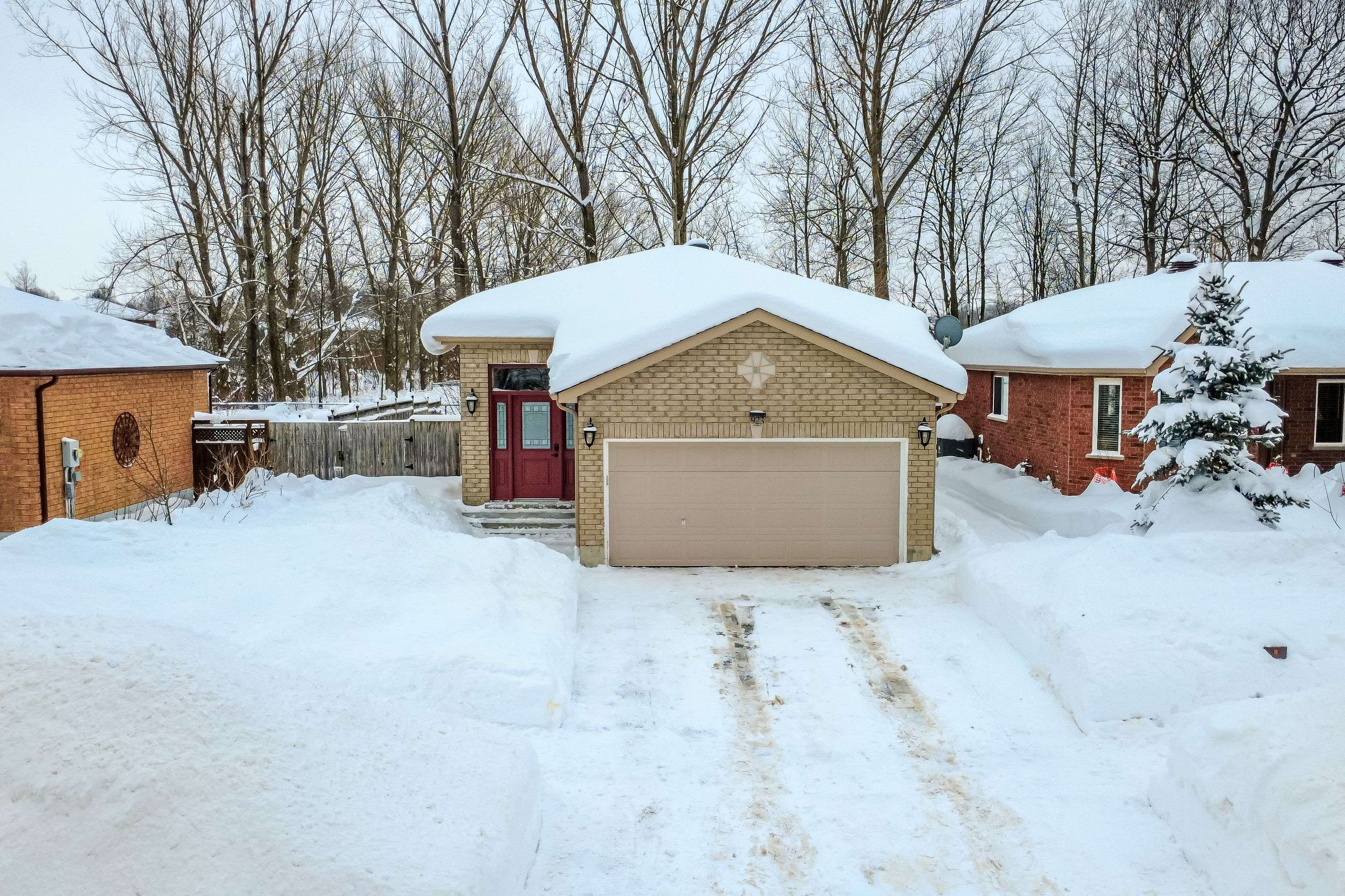 Midland, ON L4R 5E5,923 Ottawa ST