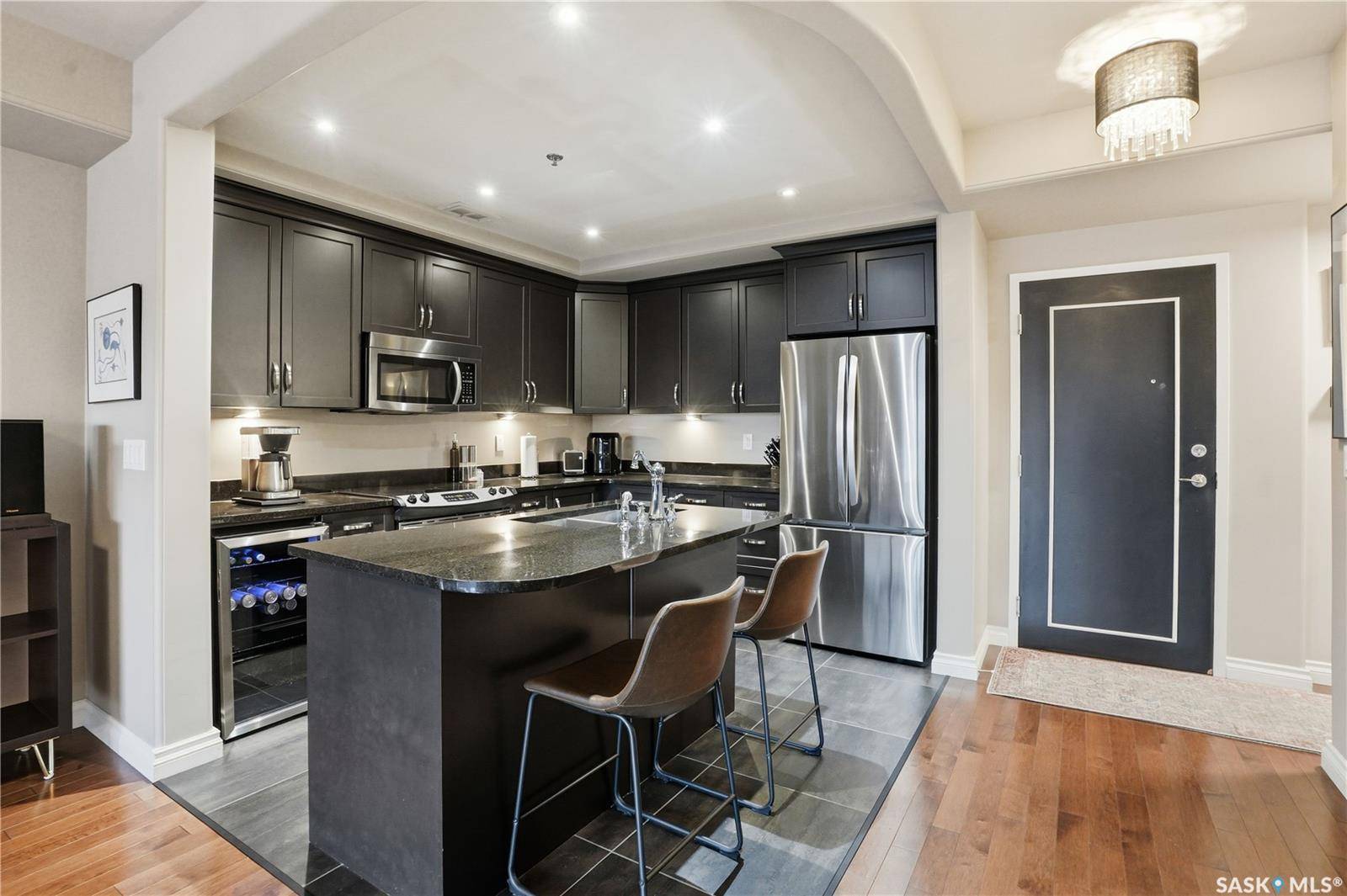 Saskatoon, SK S7K 2A9,157 2nd AVENUE N #307