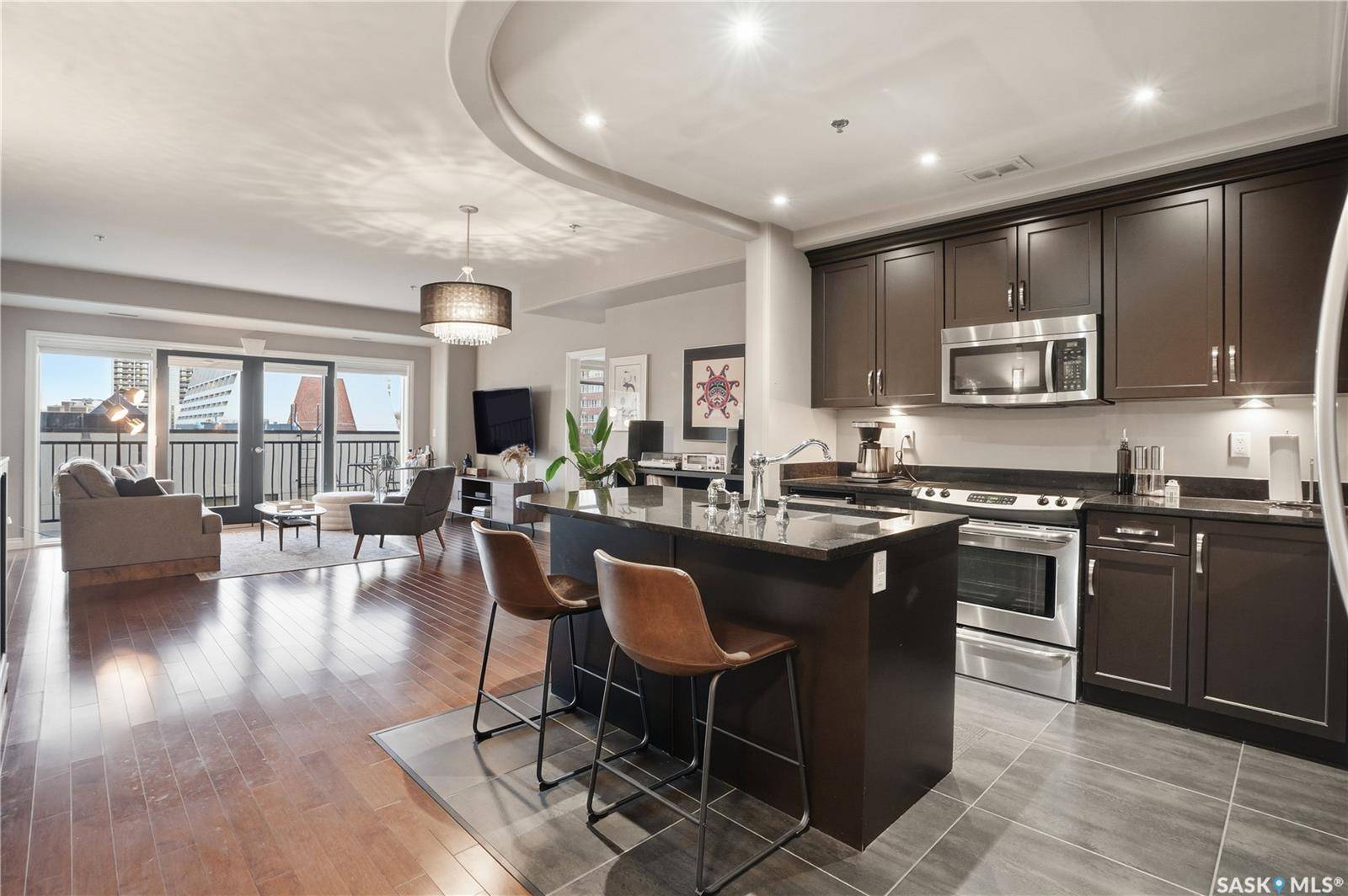 Saskatoon, SK S7K 2A9,157 2nd AVENUE N #307