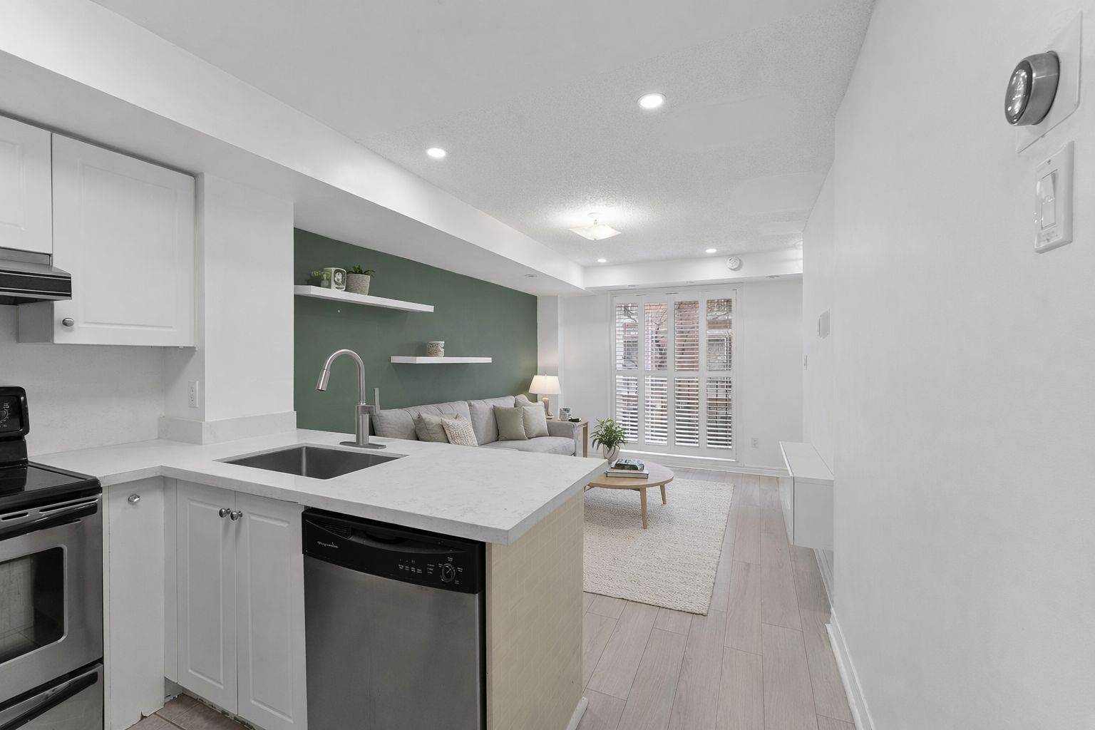 Toronto W01, ON M6K 1X2,22 Laidlaw ST #1207