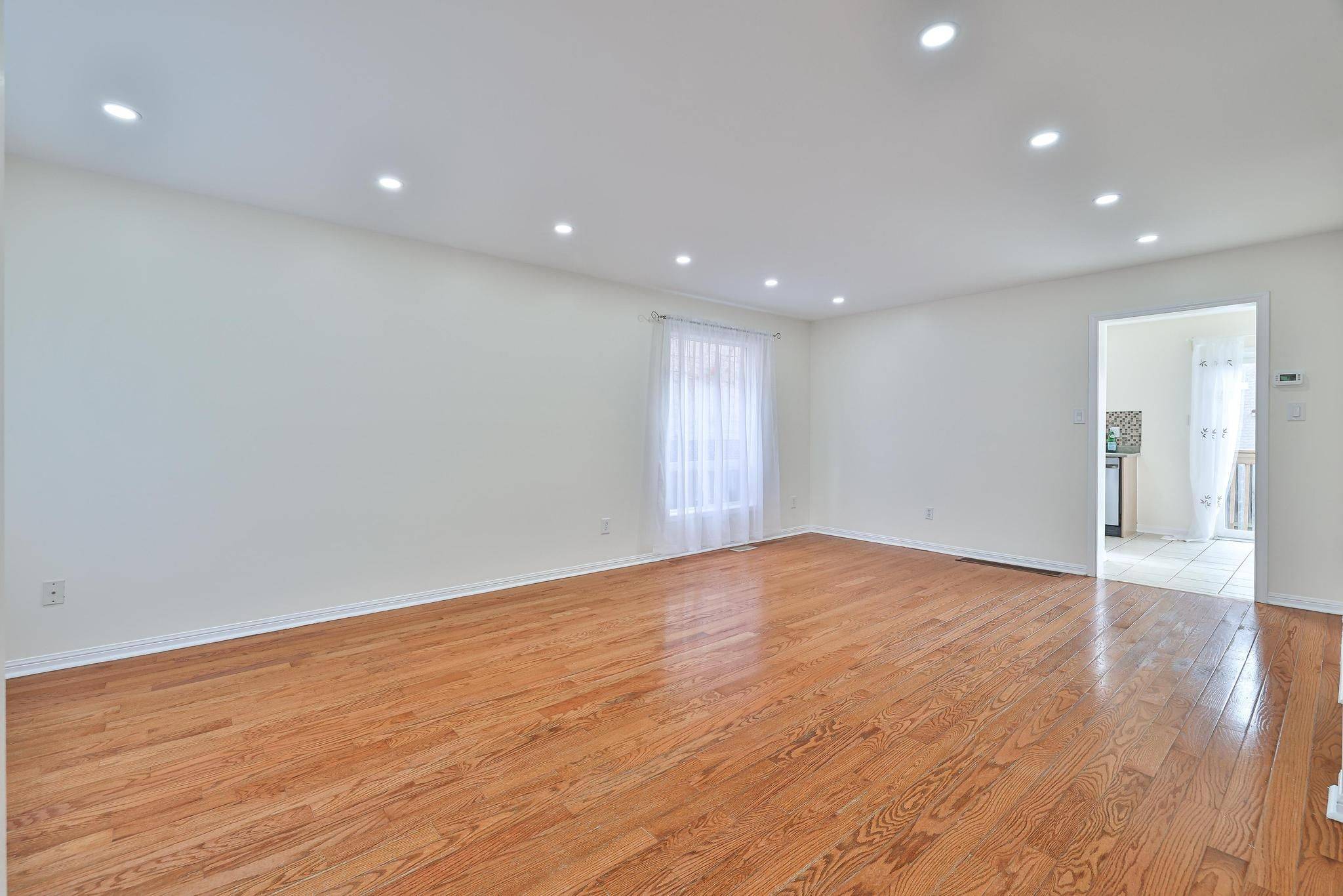 Oakville, ON L6M 4S8,2439 Hollybrook DR