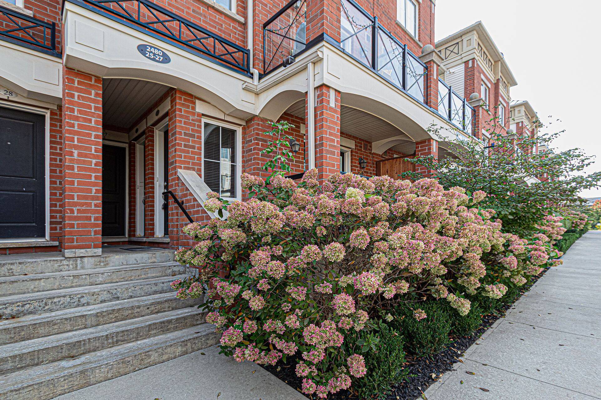 Oakville, ON L6H 0G6,2480 POST RD #25