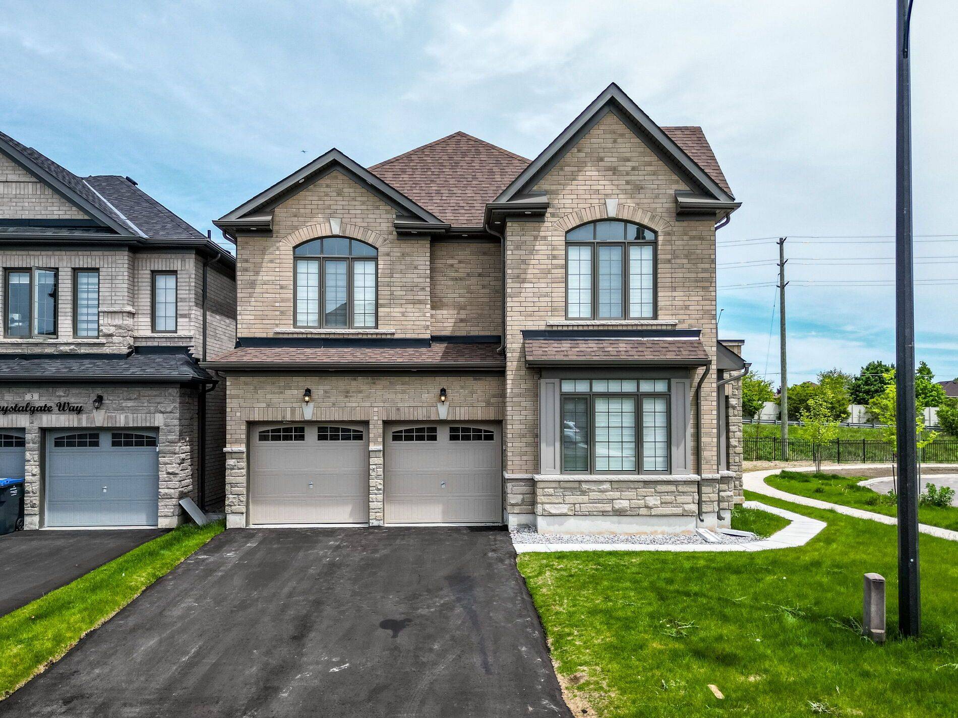 Brampton, ON L6X 5S5,73 Eastman DR N