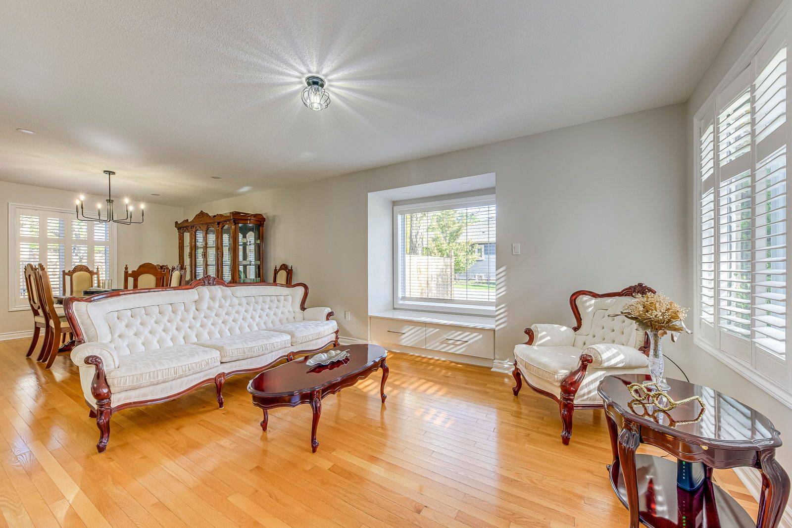 Oakville, ON L6L 6J9,1397 Helen CT