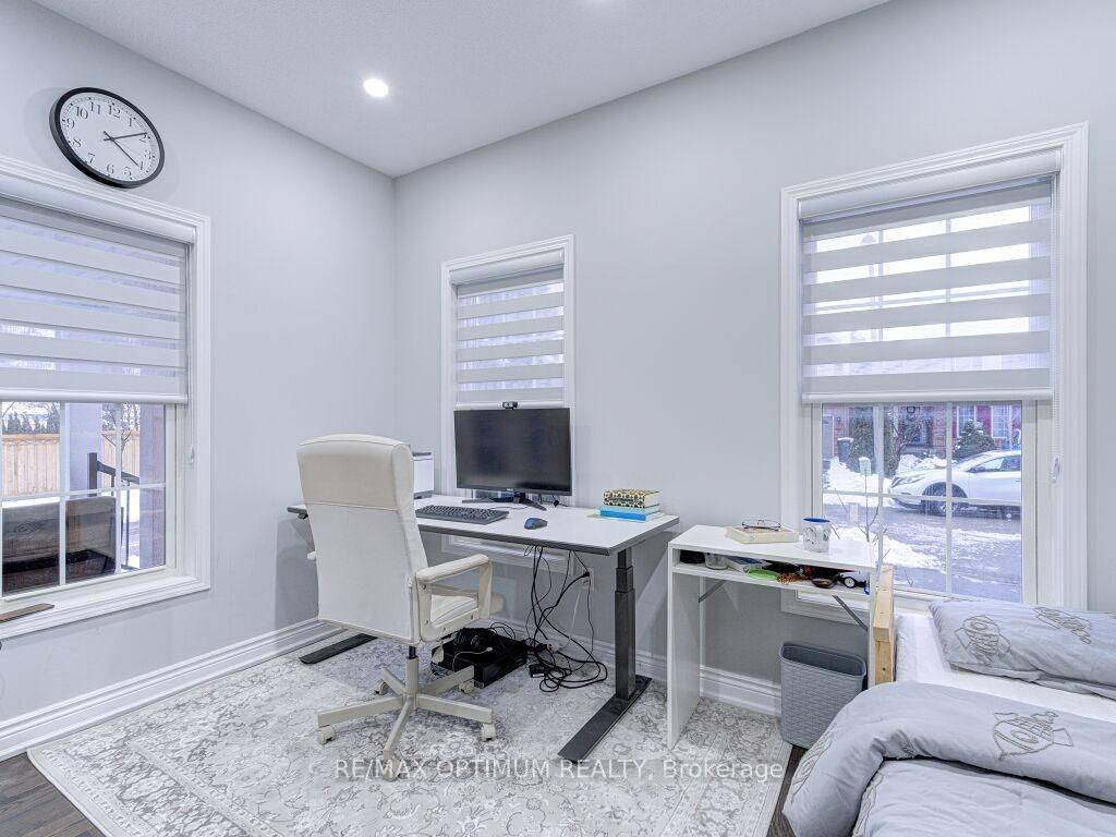 Brampton, ON L7A 1Z9,43 Rowland ST