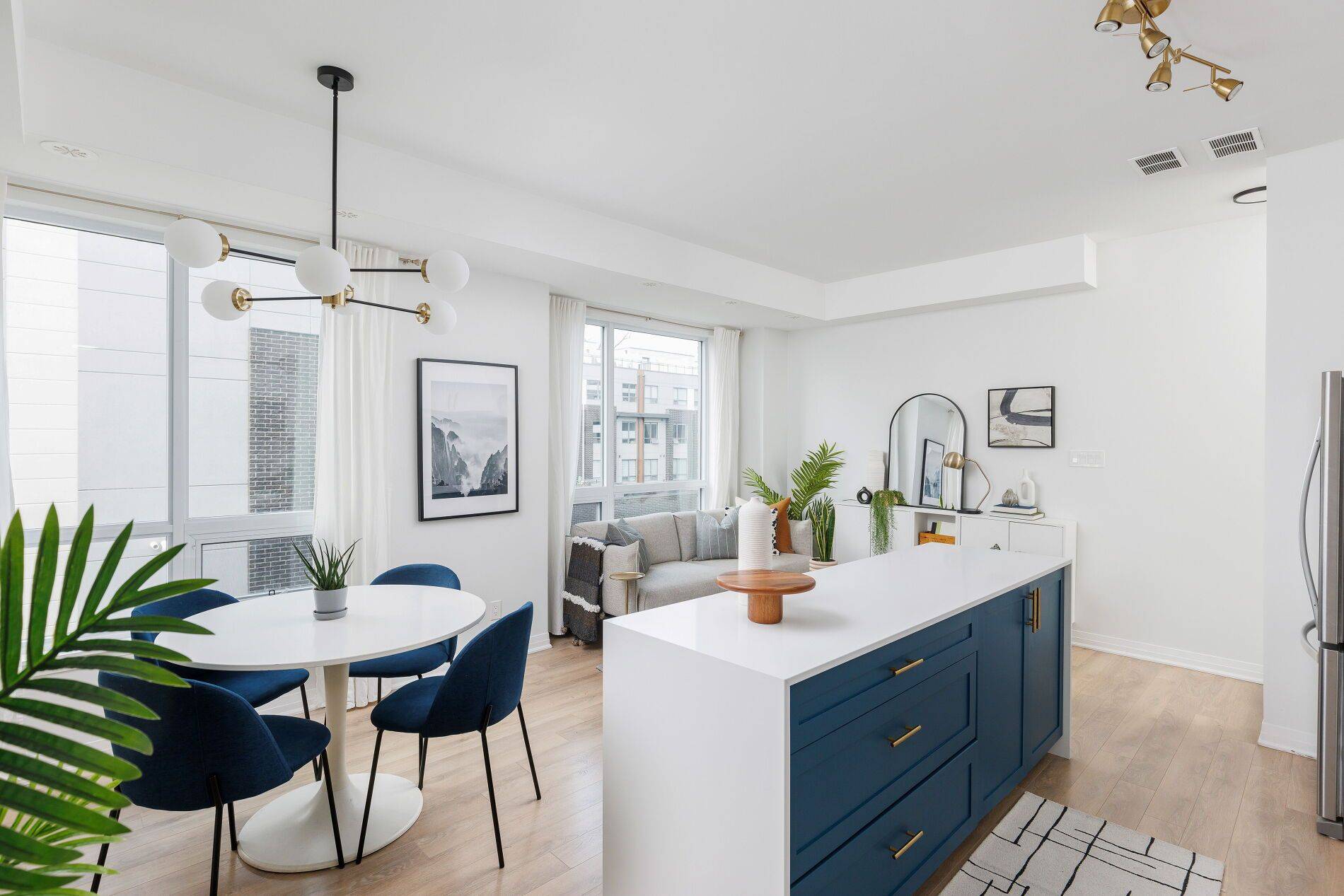 Mississauga, ON L5G 0B6,1238 Cawthra RD #20