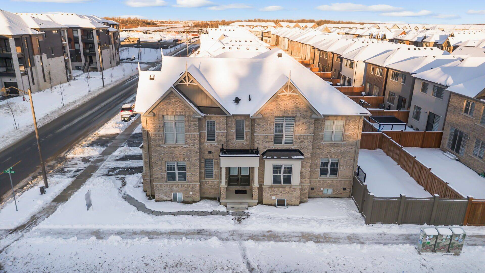 Caledon, ON L7C 1Z9,1 Pattulo DR