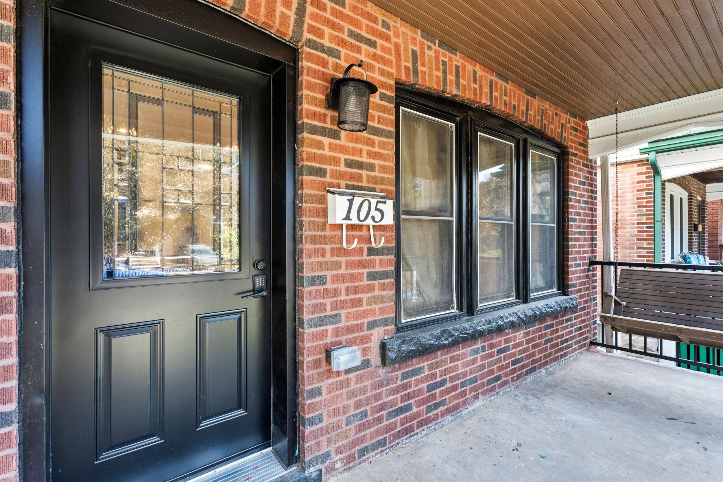 Hamilton, ON L8M 3G3,105 Rothsay AVE