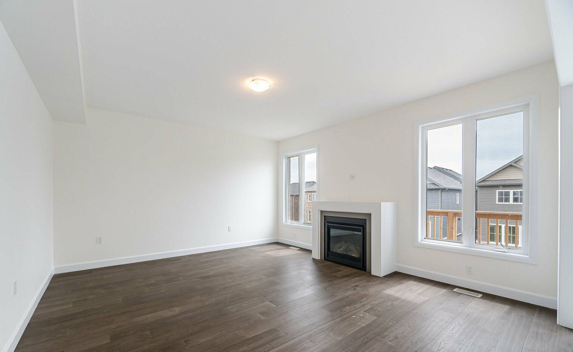 Peterborough, ON K9K 0H5,217 O'Neil ST