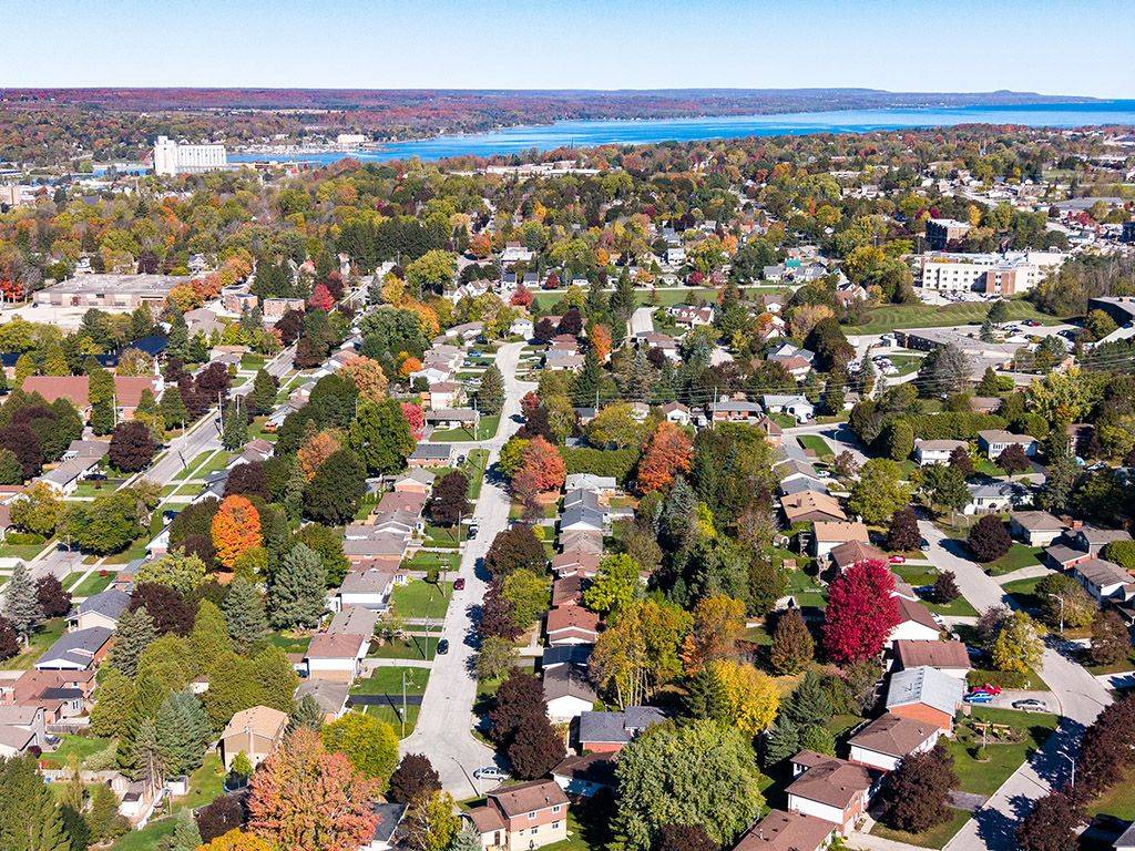 Owen Sound, ON N4K 3A3,305 8TH AVE E