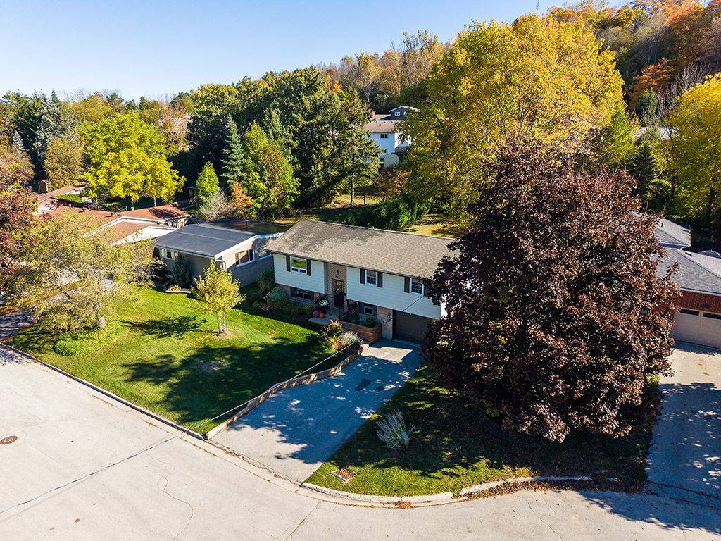 Owen Sound, ON N4K 3A3,305 8TH AVE E
