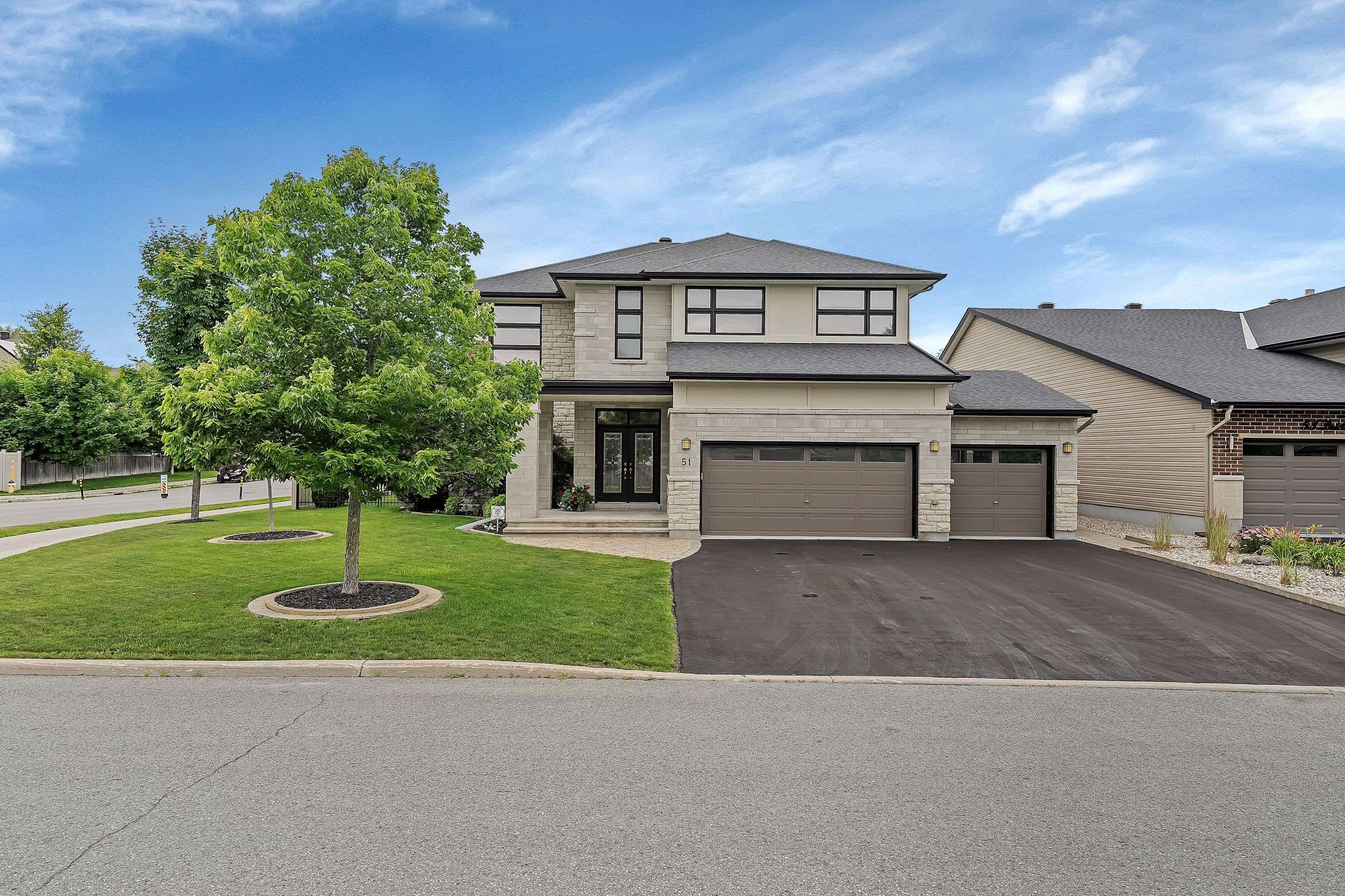 Kanata, ON K2M 0H5,51 Bridle Crest CT