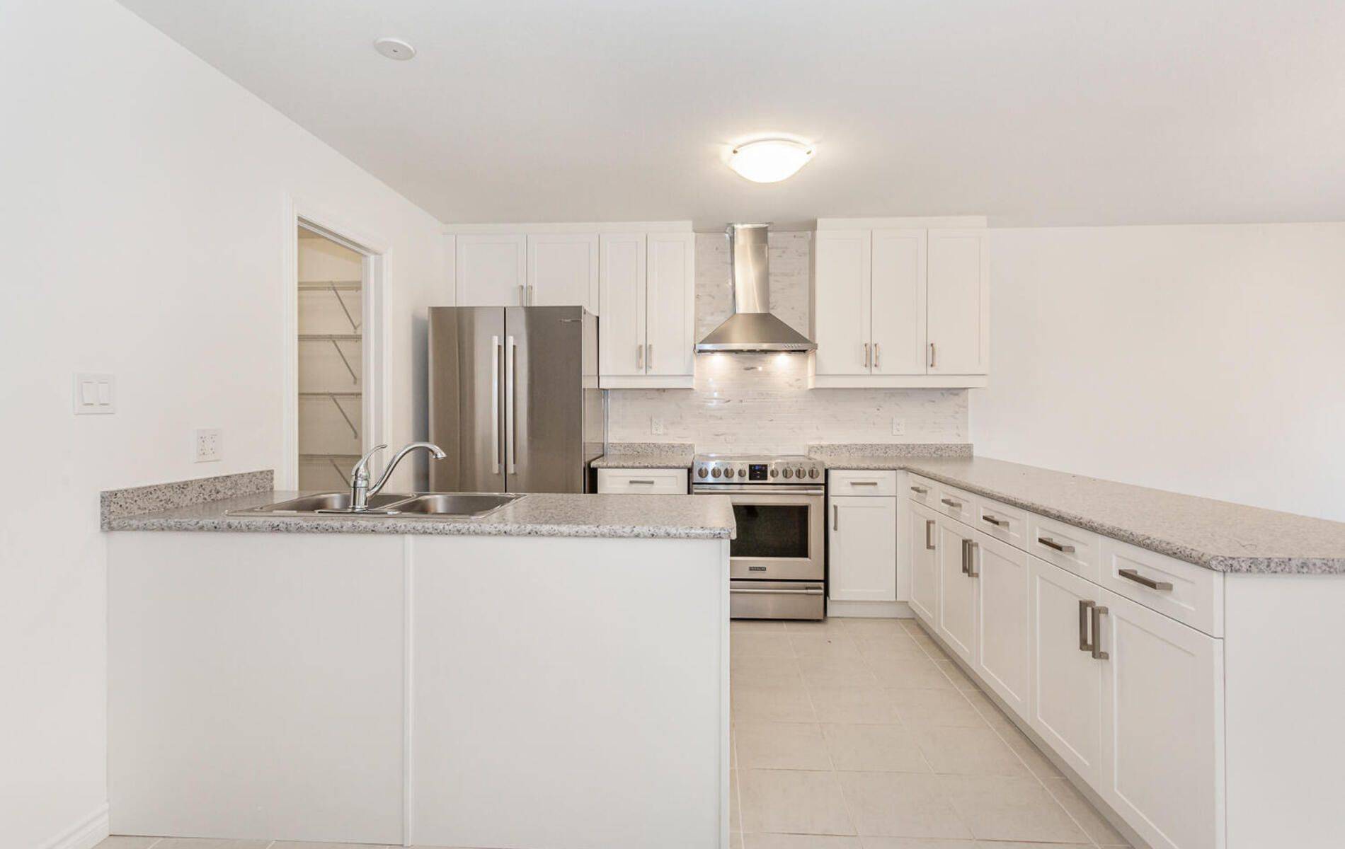 Kitchener, ON N2R 0P8,109 Woodedge CIR