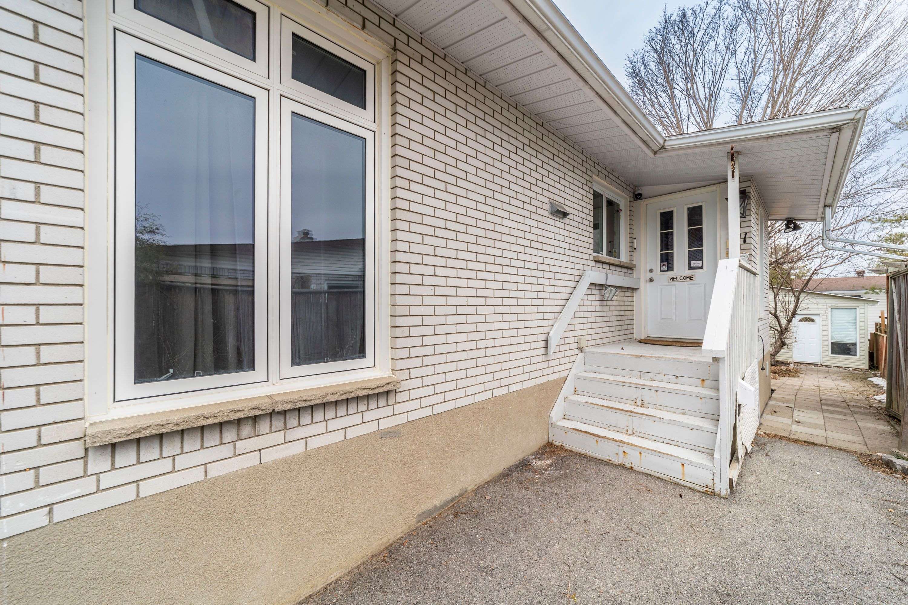 Cityview - Parkwoods Hills - Rideau Shore, ON K2E 5R4,21 SOUTHVIEW CRES