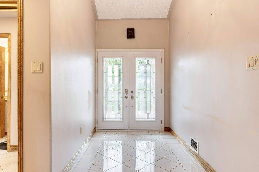 Hamilton, ON L8J 2Z7,595 Green Mountain RD E