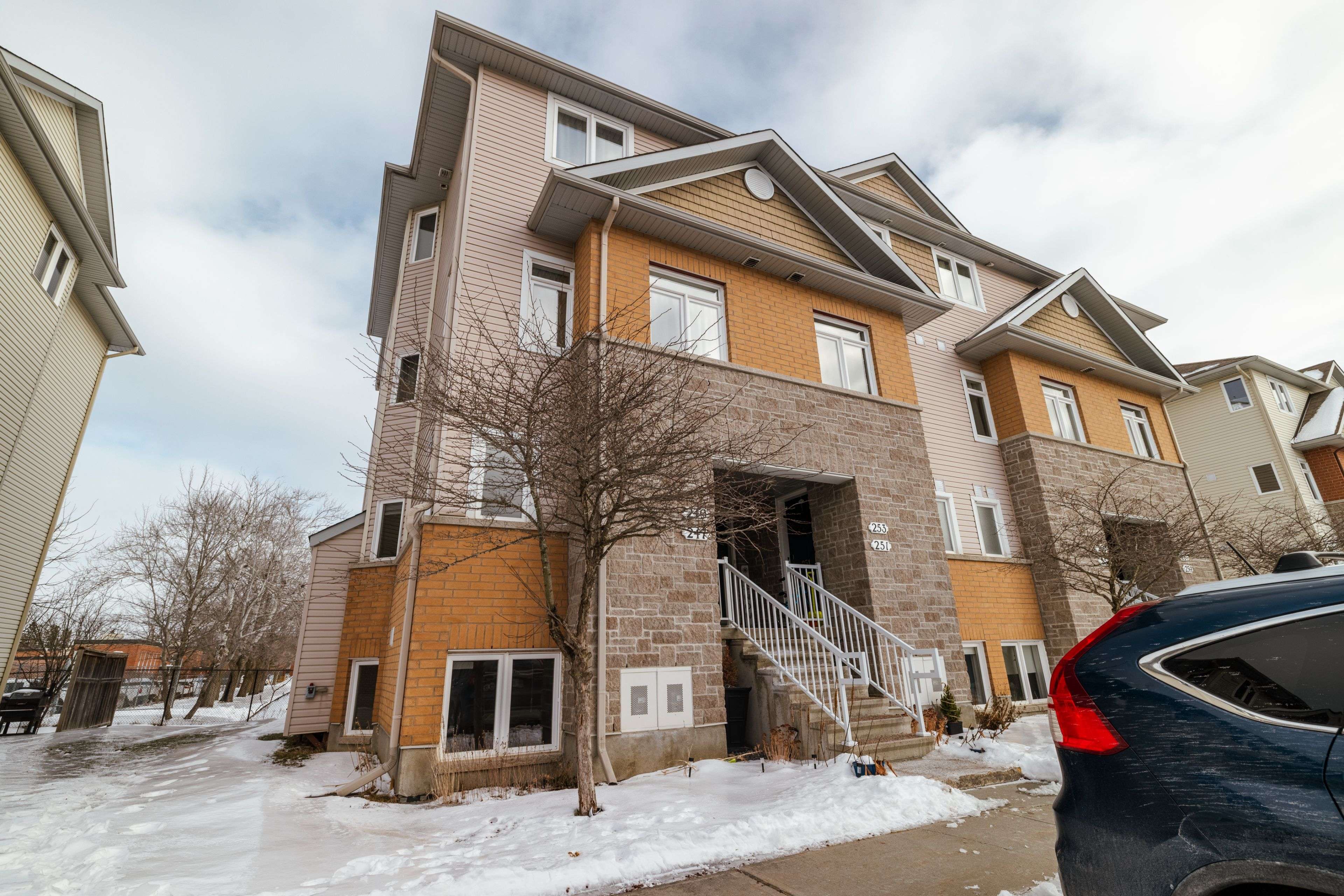 North Grenville, ON K0G 1J0,247 Fir LN