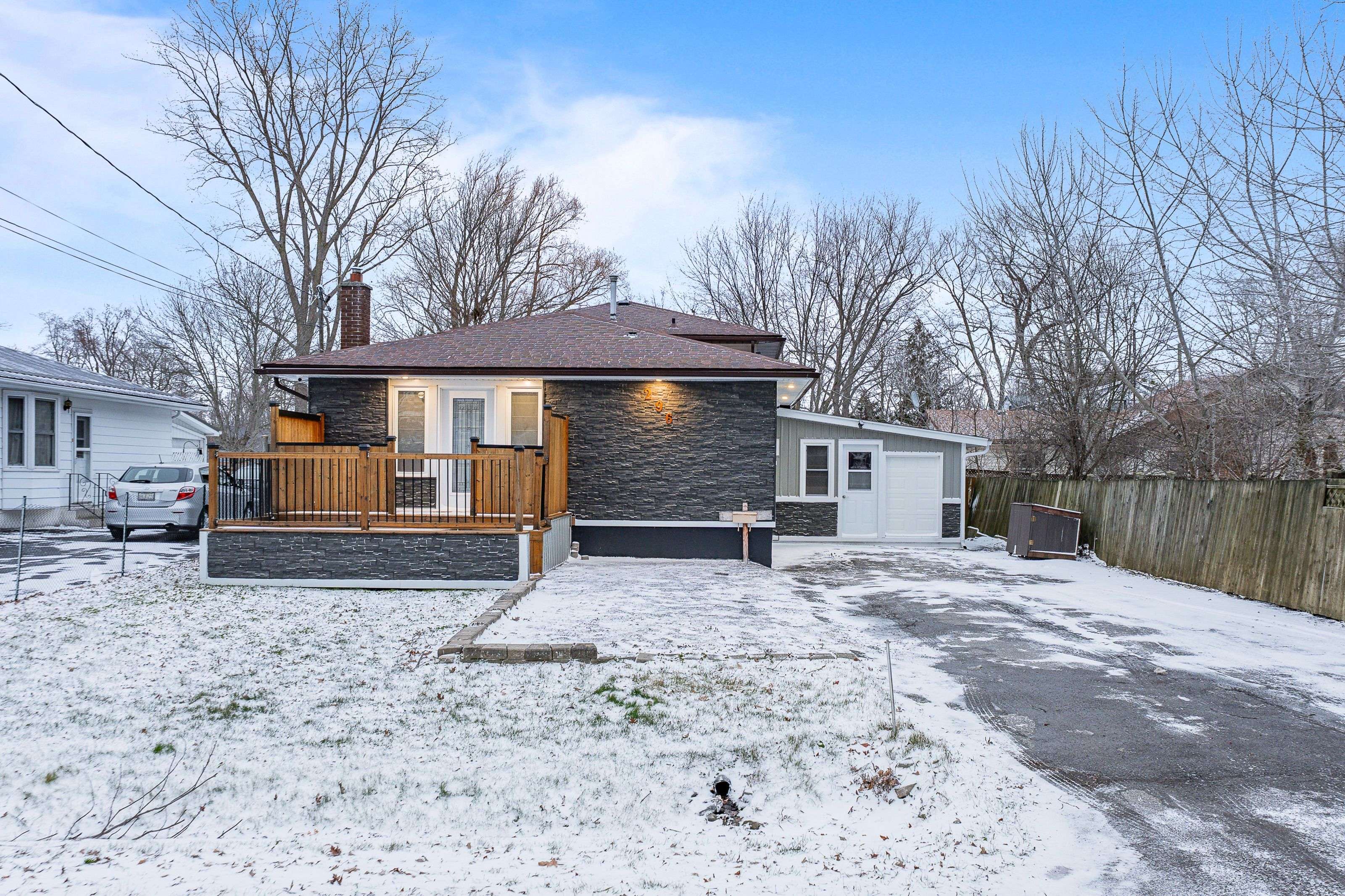 Fort Erie, ON L2A 4M1,296 Rose AVE #Unit B