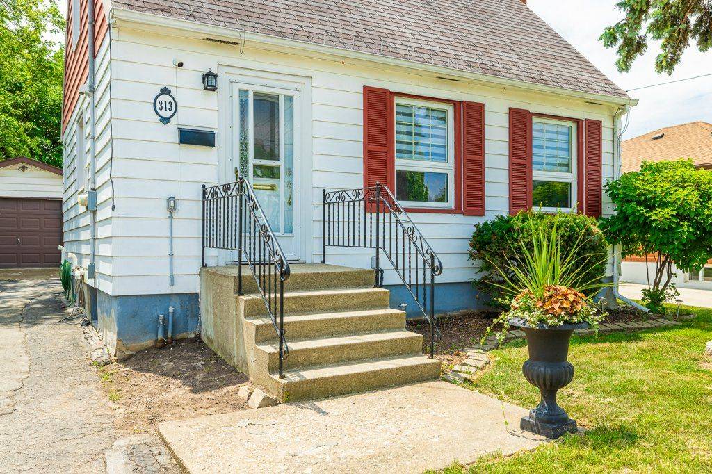 Fort Erie, ON L2A 2Y1,313 Highland AVE