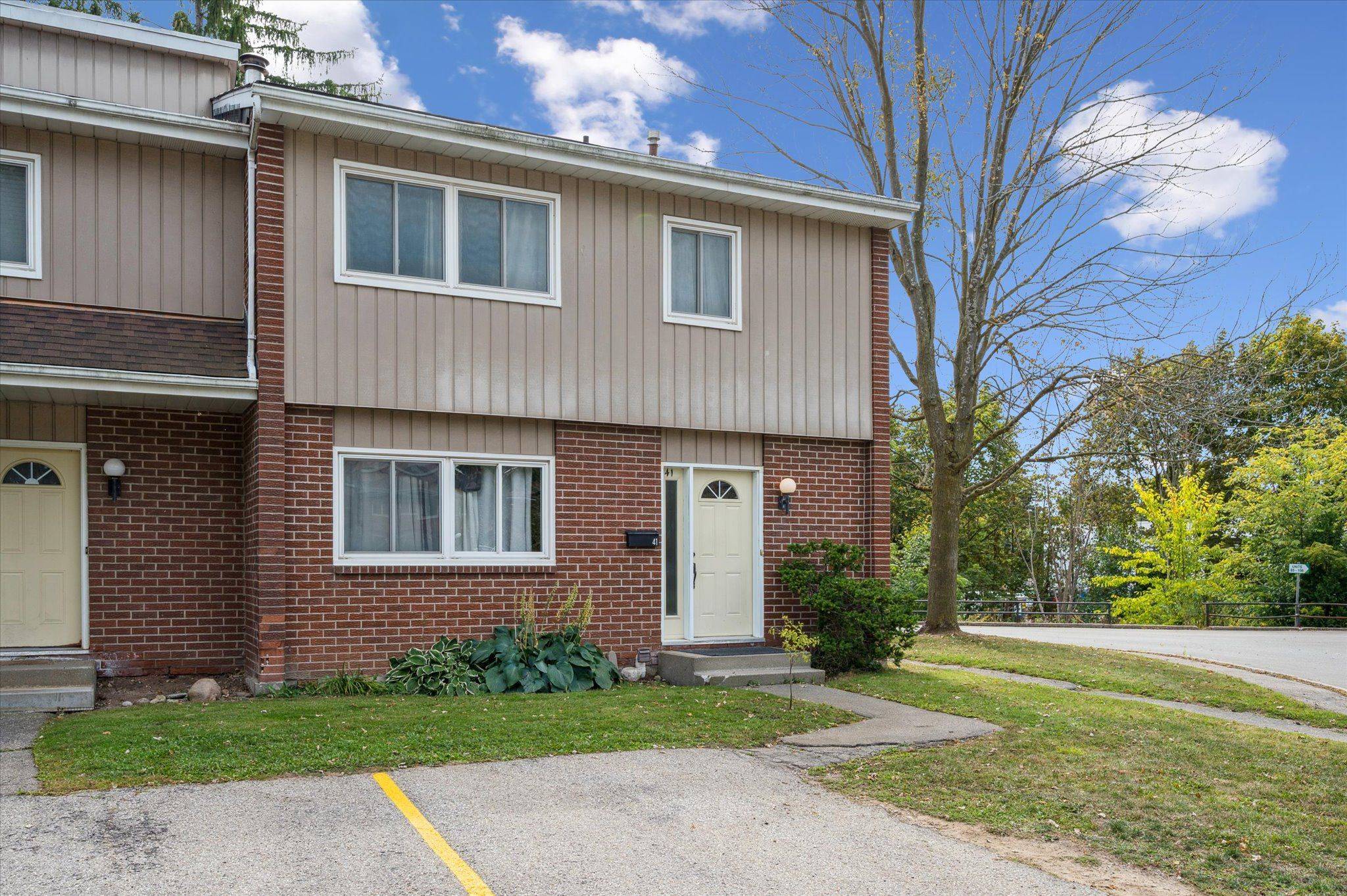 Waterloo, ON N2J 4J1,121 University AVE E #41