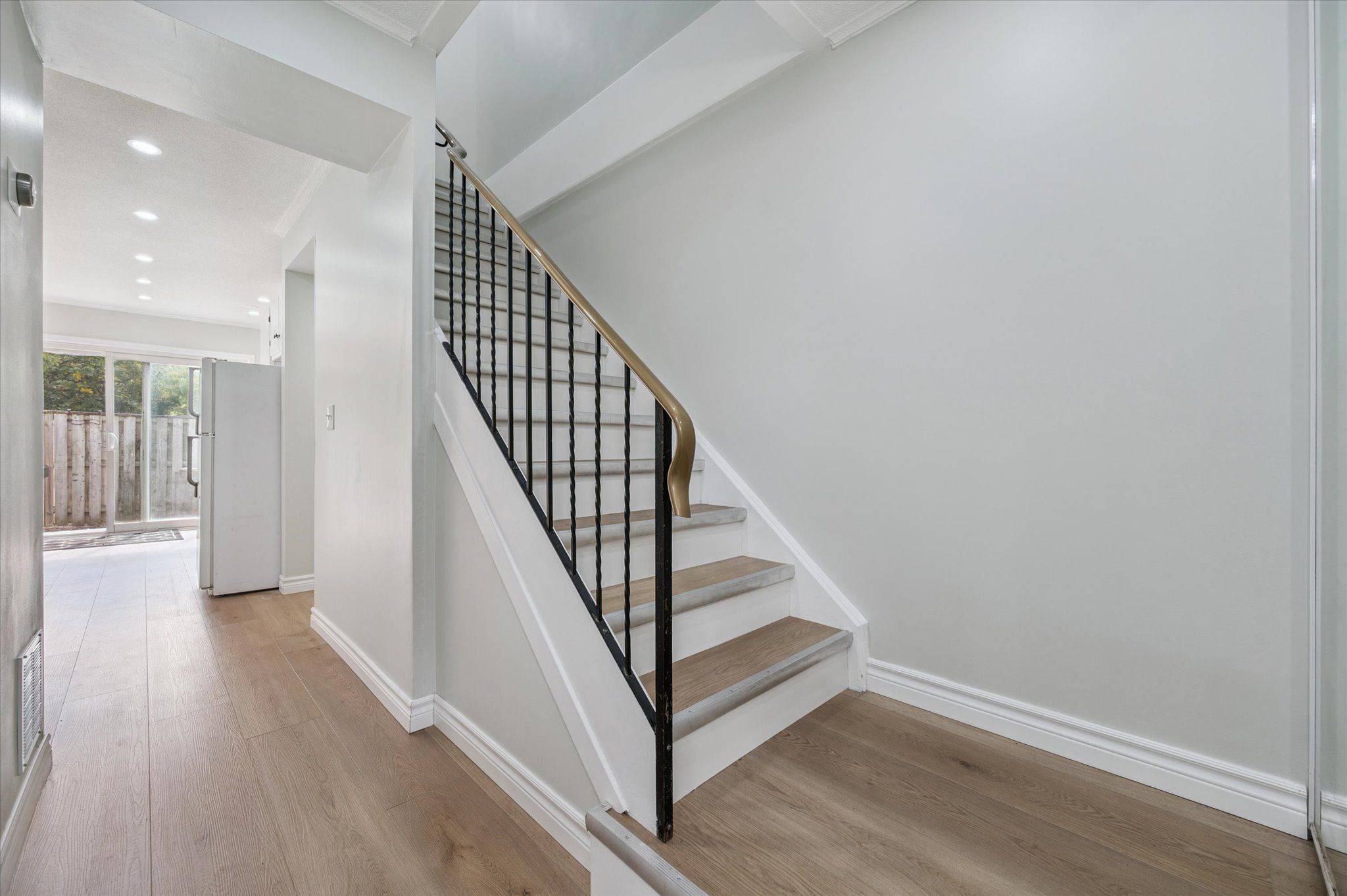 Waterloo, ON N2J 4J1,121 University AVE E #41