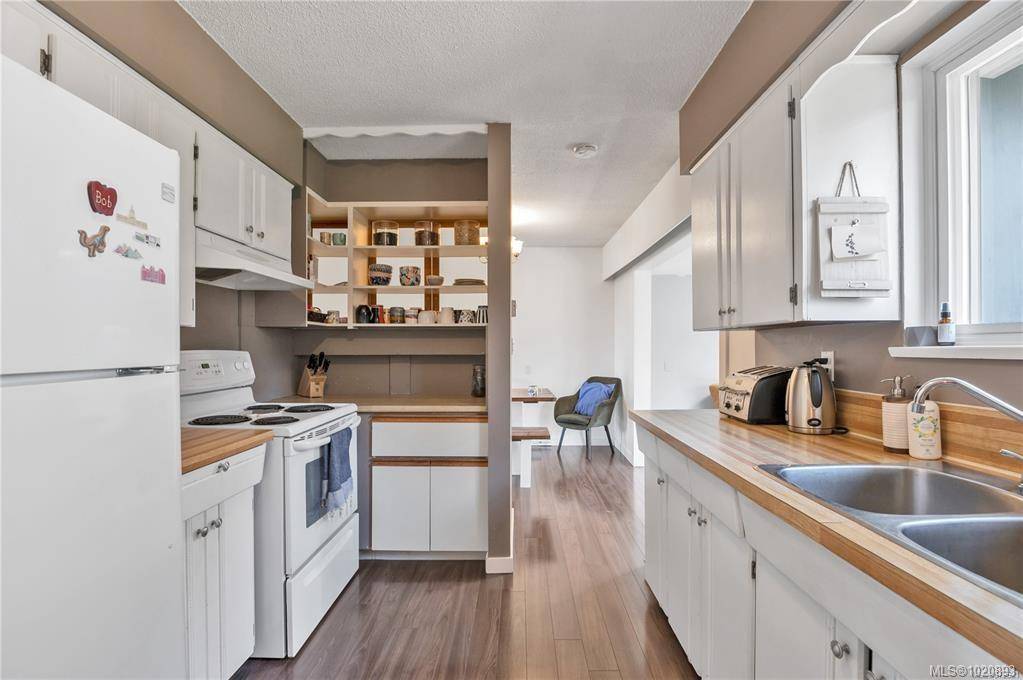 Campbell River, BC V9W 5S3,688 Glenalan Rd