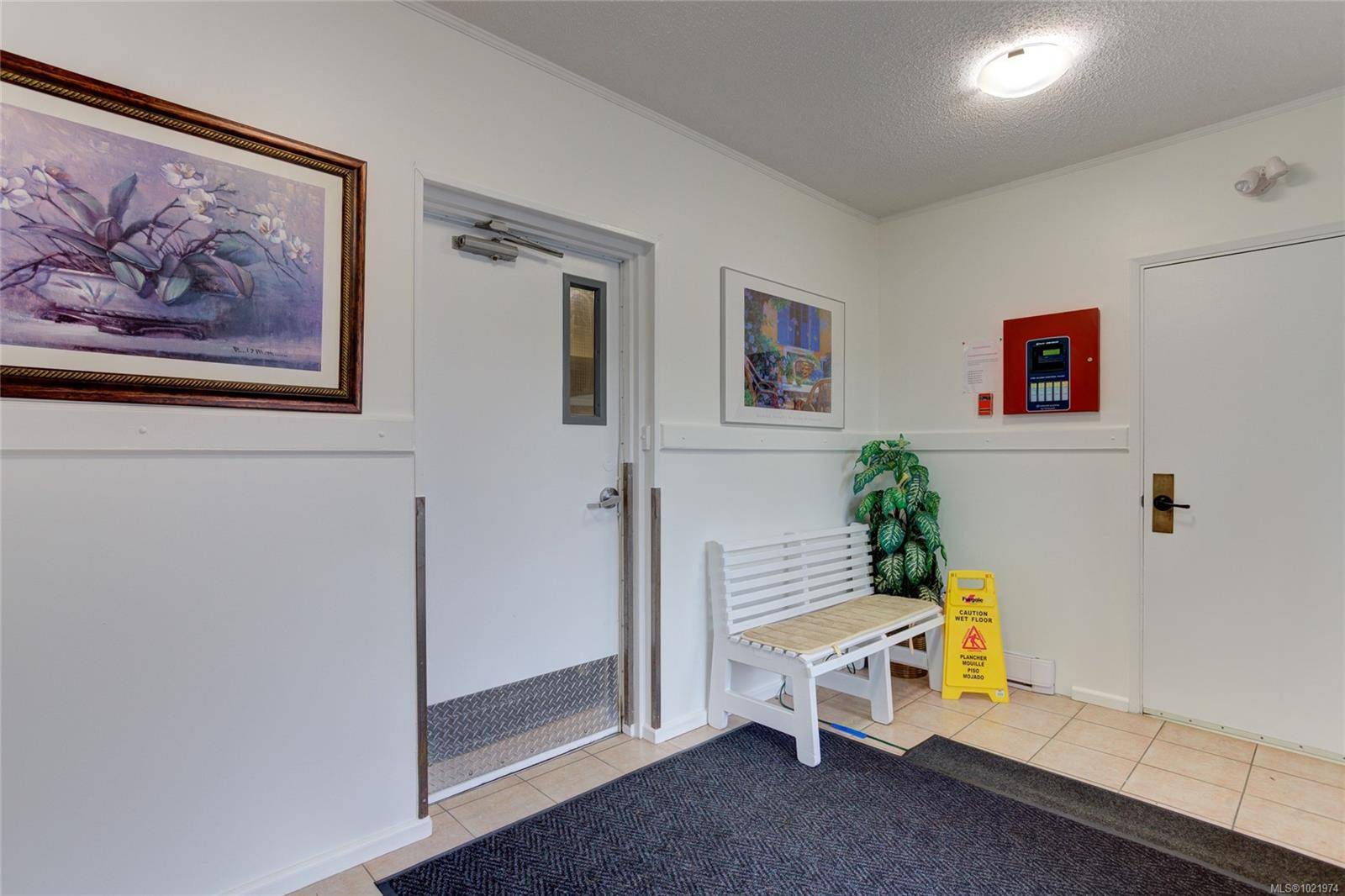 Lake Cowichan, BC V0R 2G0,18 King George St #206