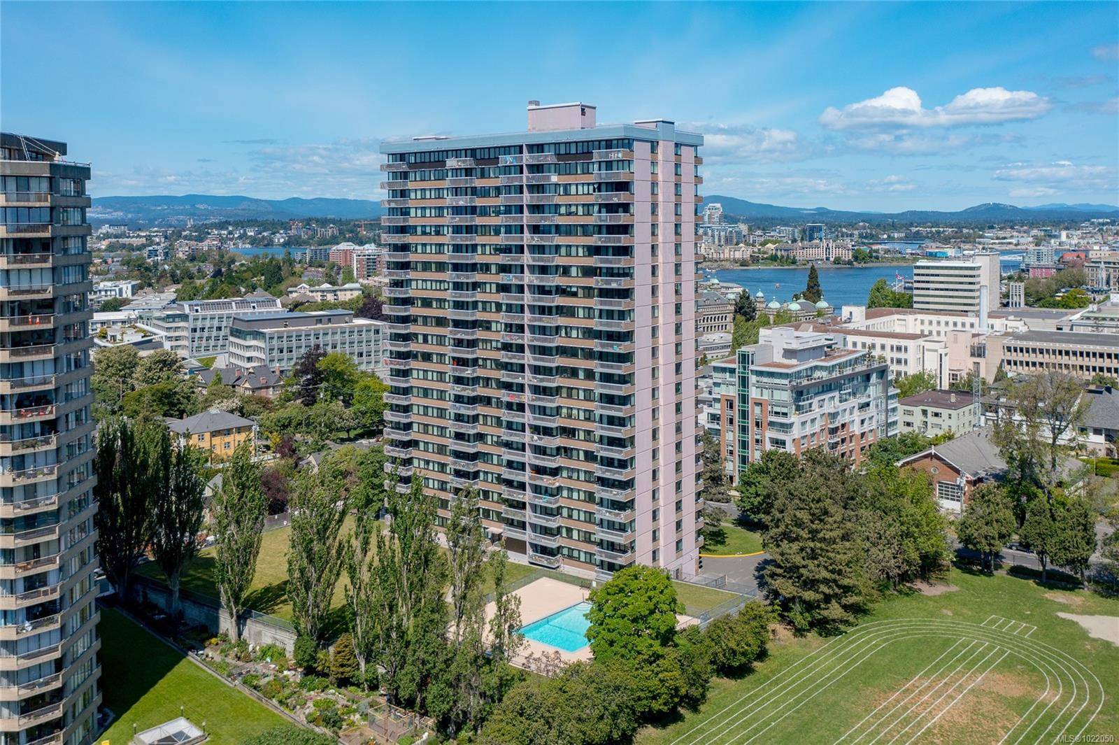 Victoria, BC V8V 1S9,647 Michigan St #1608